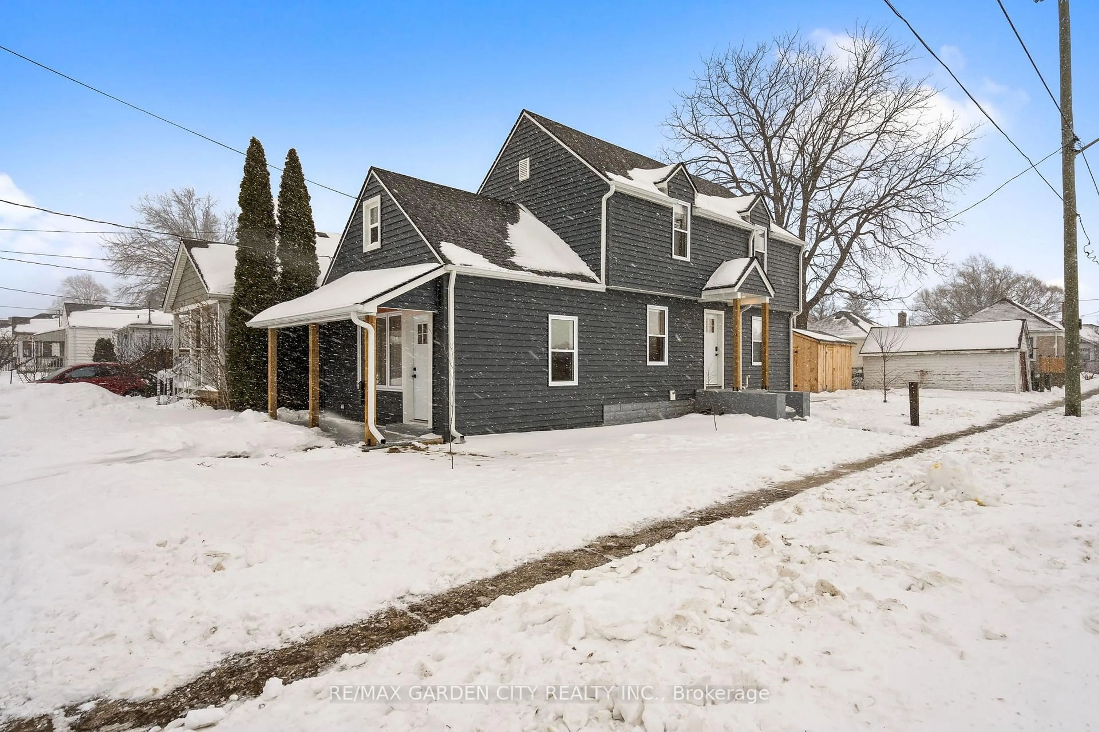 A pic from outside/outdoor area/front of a property/back of a property/a pic from drone, street for 64 Vale Ave, St. Catharines Ontario L2R 1T6