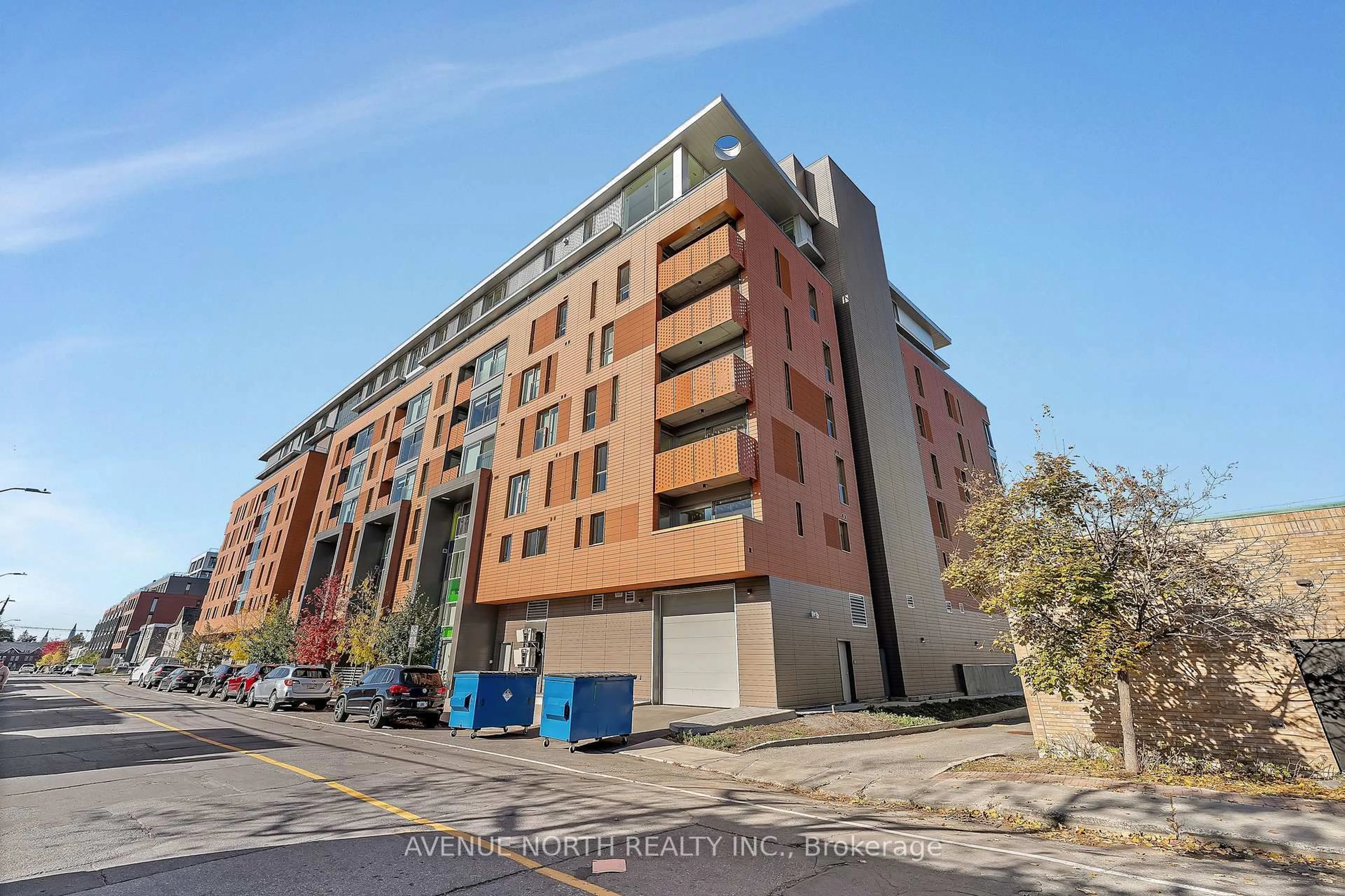 A pic from outside/outdoor area/front of a property/back of a property/a pic from drone, building for 135 Barrette St #101, Ottawa Ontario K1L 7Z9