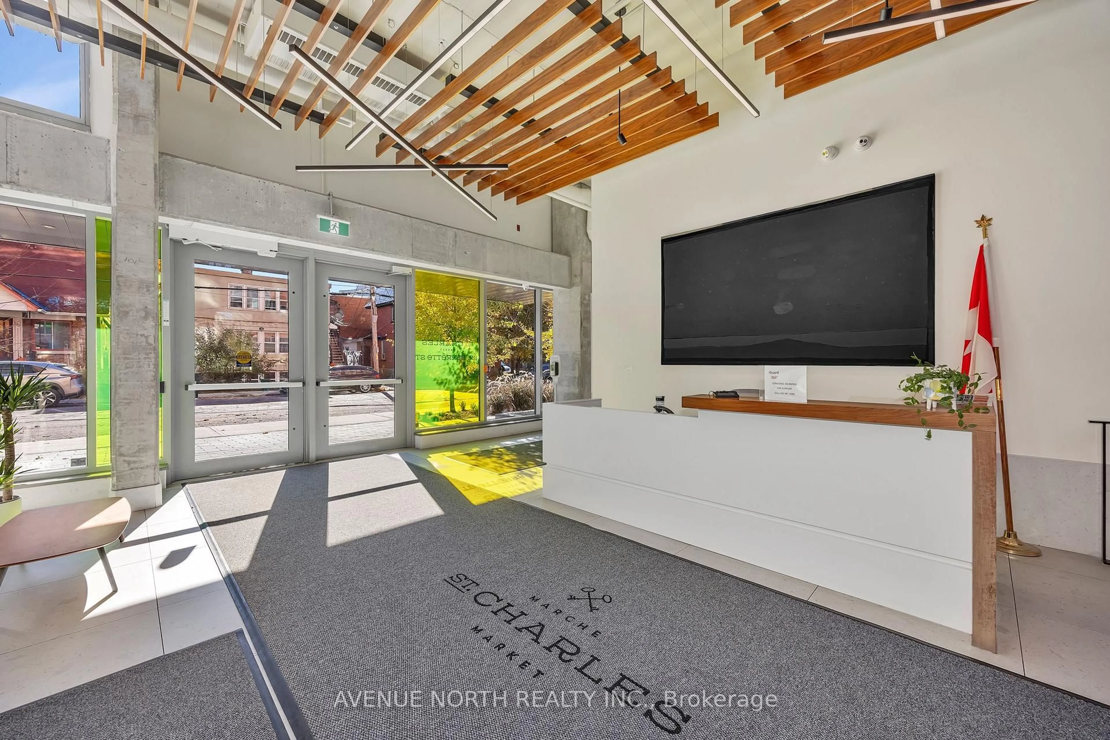 Indoor foyer for 135 Barrette St #101, Ottawa Ontario K1L 7Z9