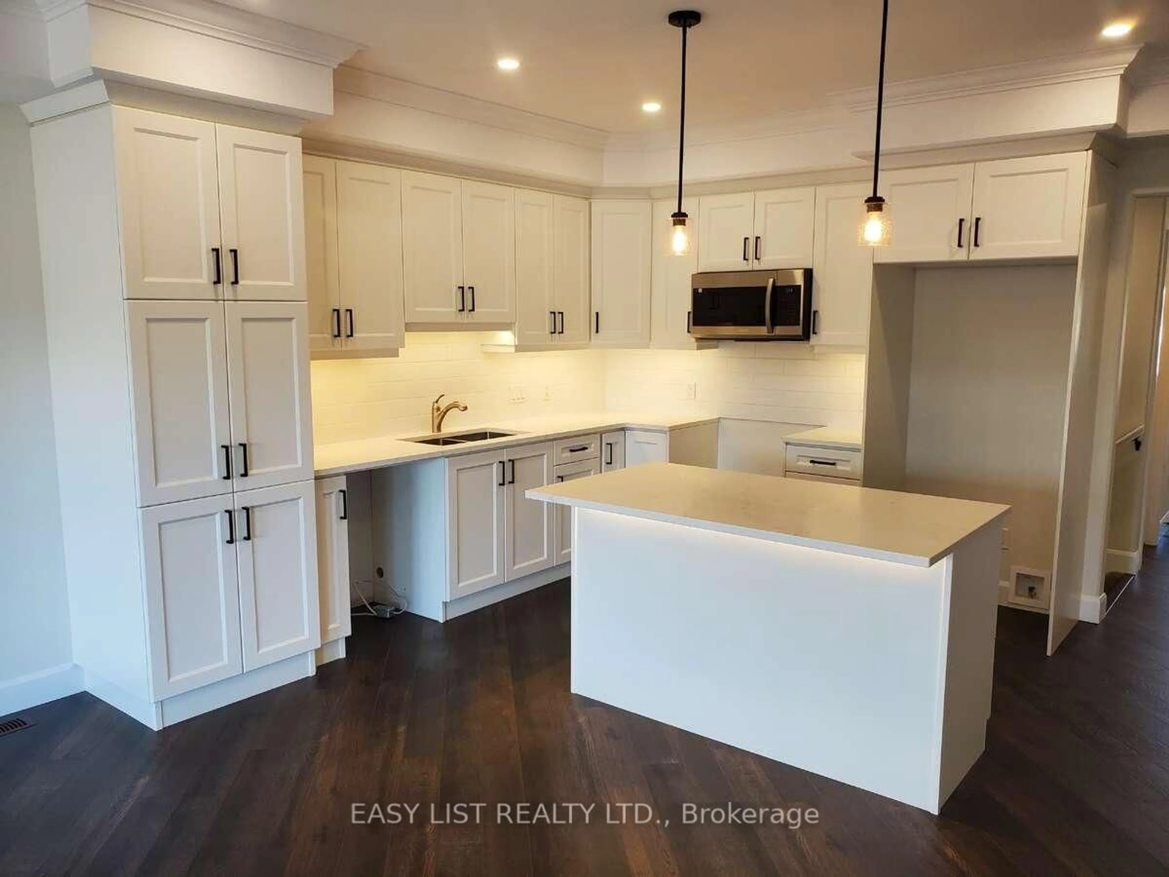 Open concept kitchen, unknown for 152 Wilmer Ave, Gananoque Ontario K7G 3C3