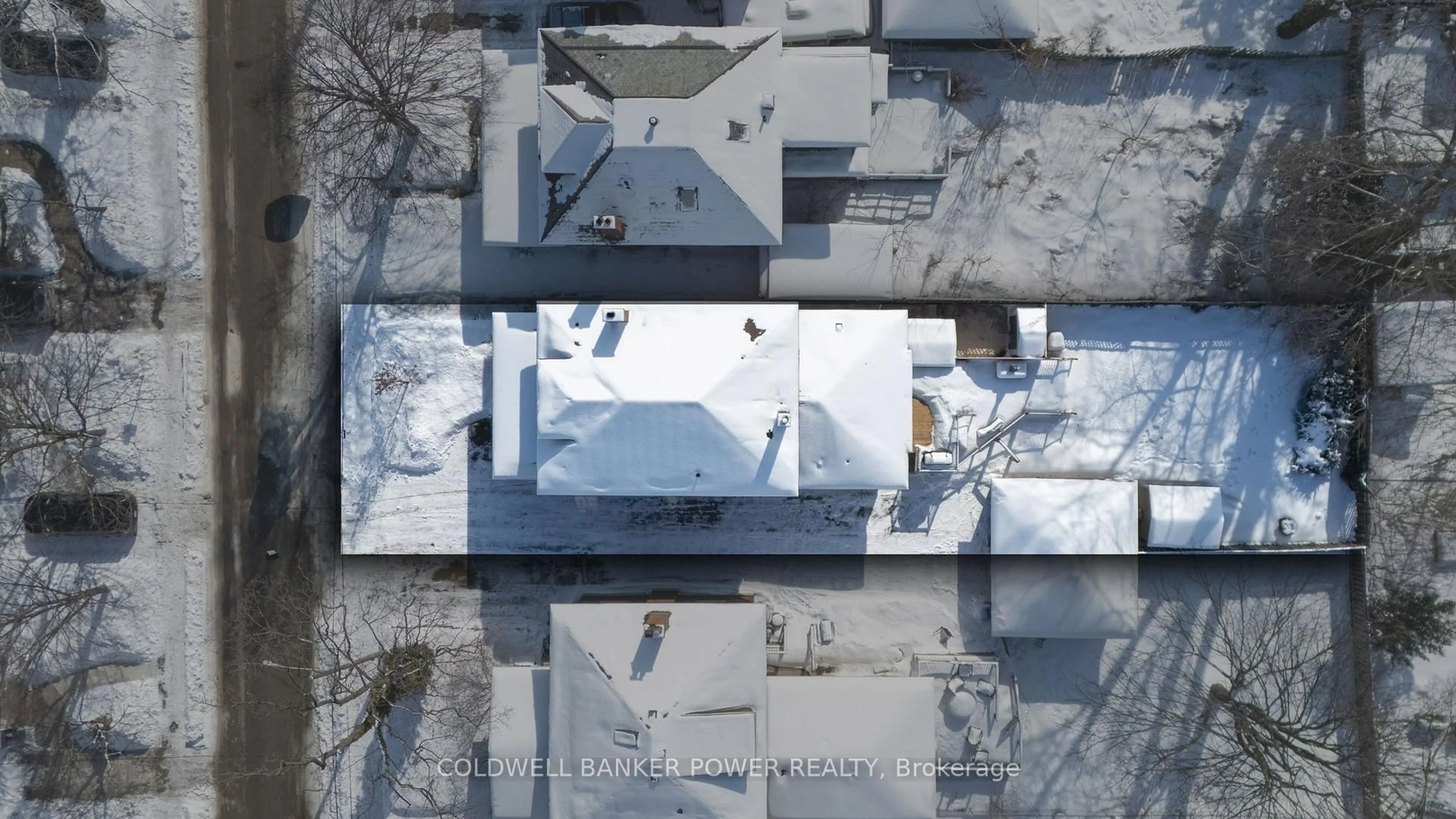 A pic from outside/outdoor area/front of a property/back of a property/a pic from drone, building for 27 Belgrave Ave, London South Ontario N6C 4B3