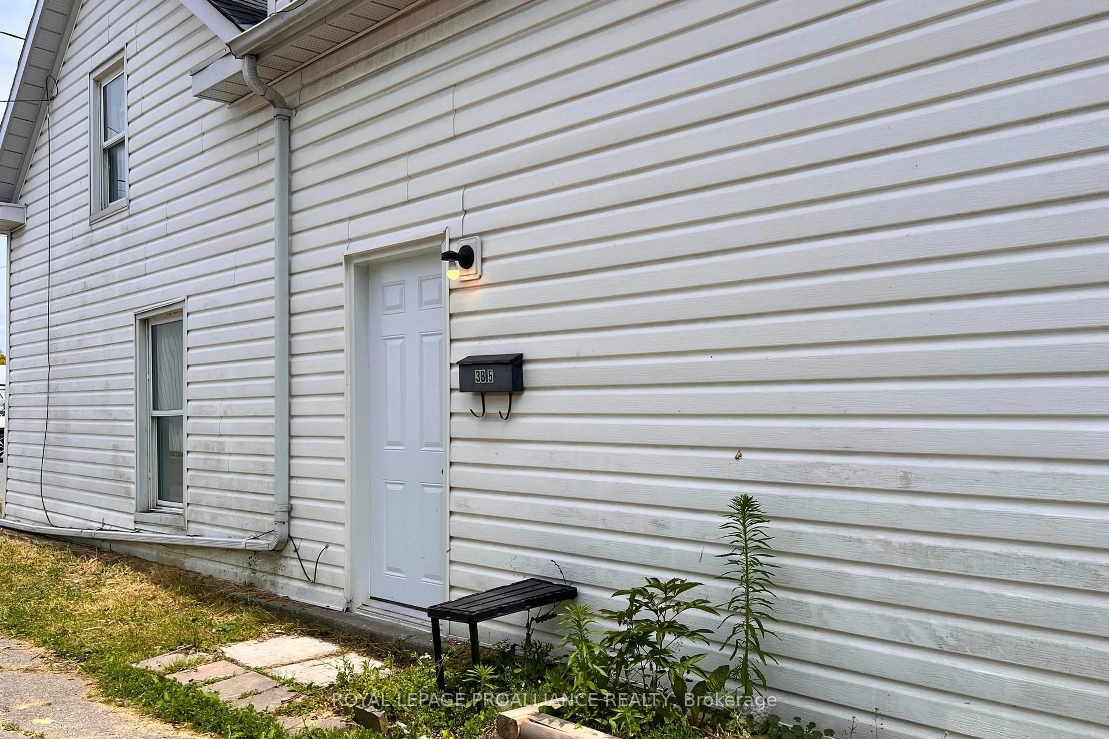 Patio, street for 38 Stanley St, Quinte West Ontario K8V 4V2