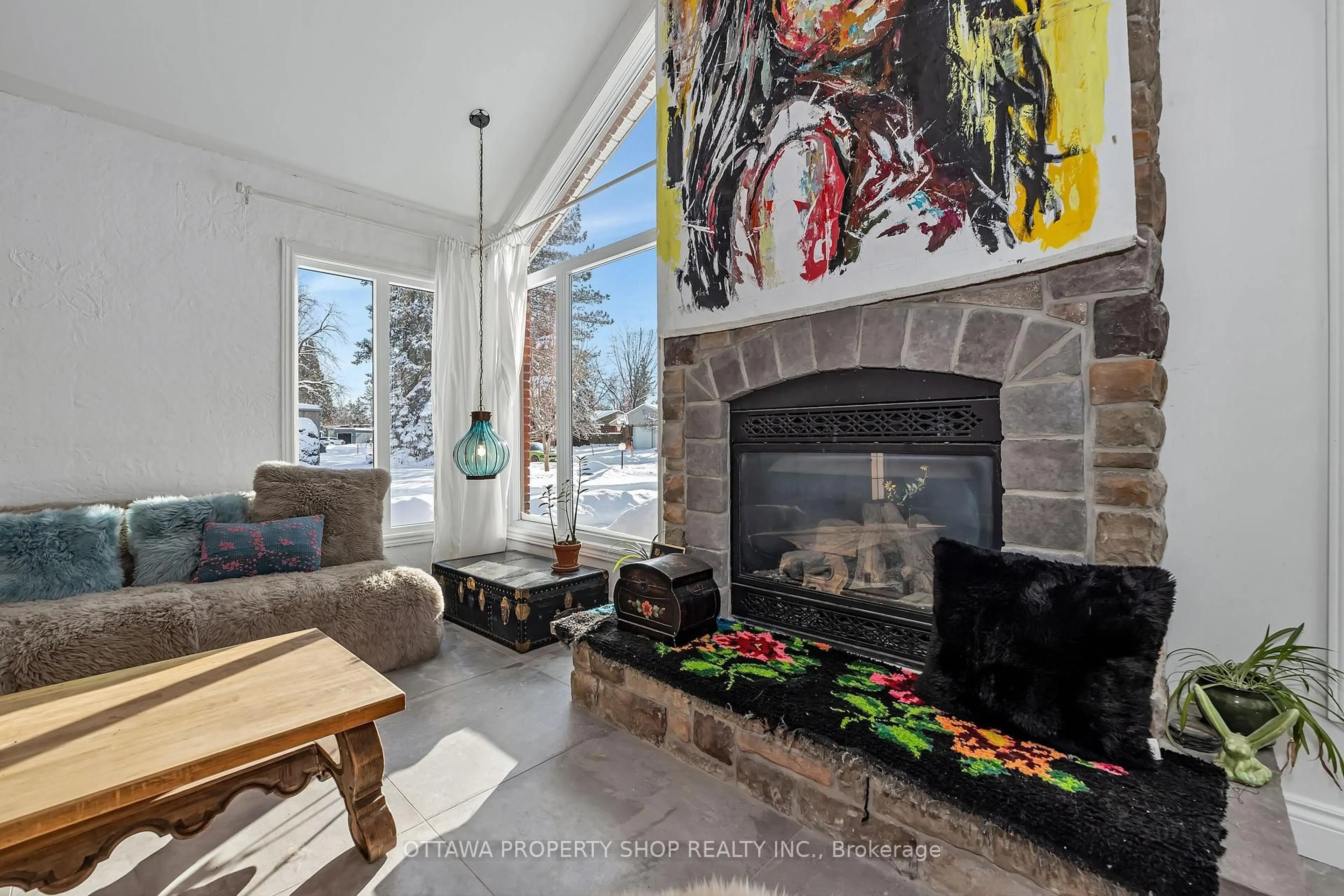 Living room with furniture, unknown for 33 Rutherford Cres, Ottawa Ontario K2K 1N1