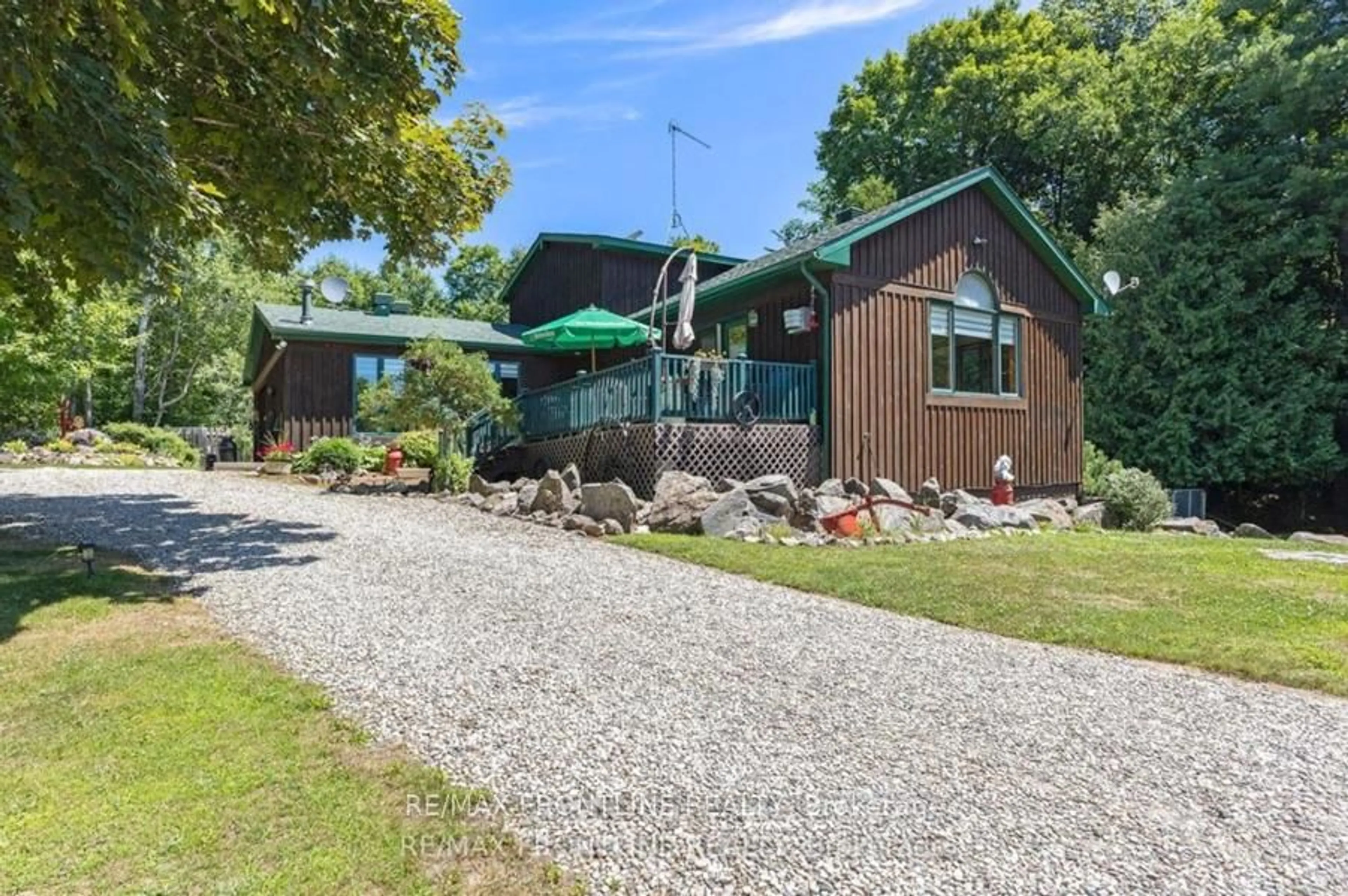 A pic from outside/outdoor area/front of a property/back of a property/a pic from drone, unknown for 530 Miners Point Rd, Perth Ontario K7H 3C5