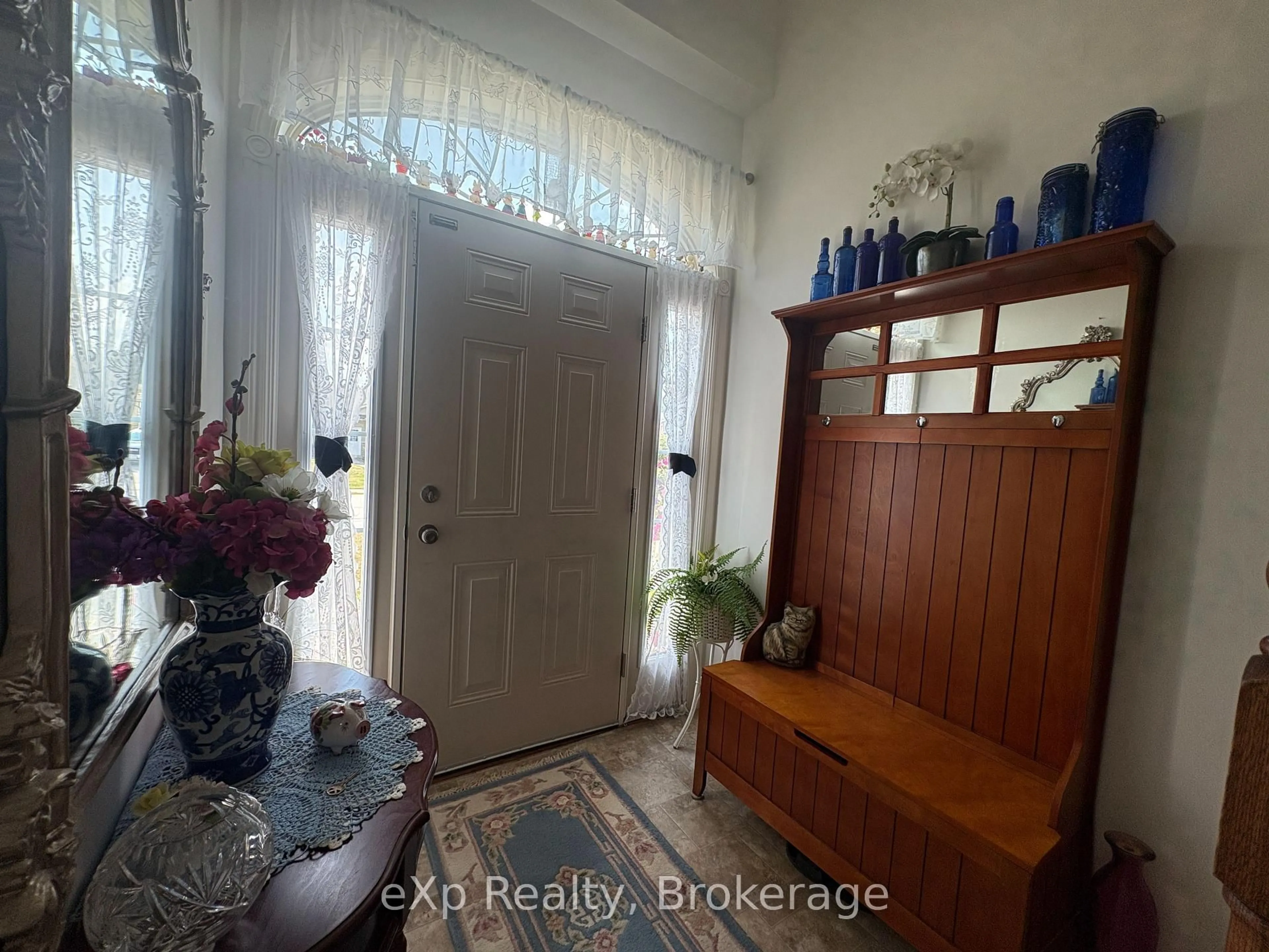 Indoor entryway for 1 St.  Andrews Dr, Meaford Ontario N4L 0A2