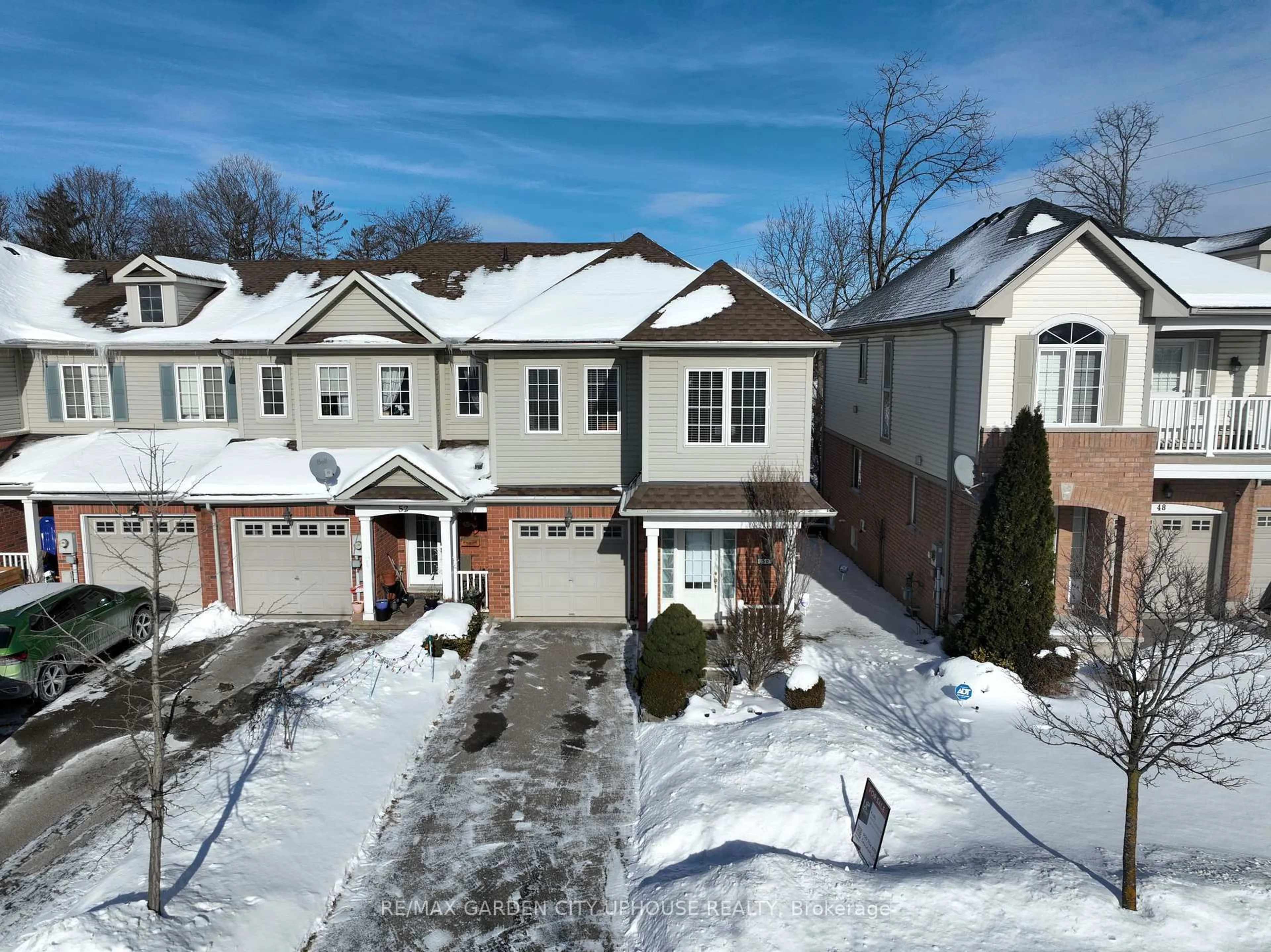 A pic from outside/outdoor area/front of a property/back of a property/a pic from drone, street for 50 Chloe St, St. Catharines Ontario L2P 0A5