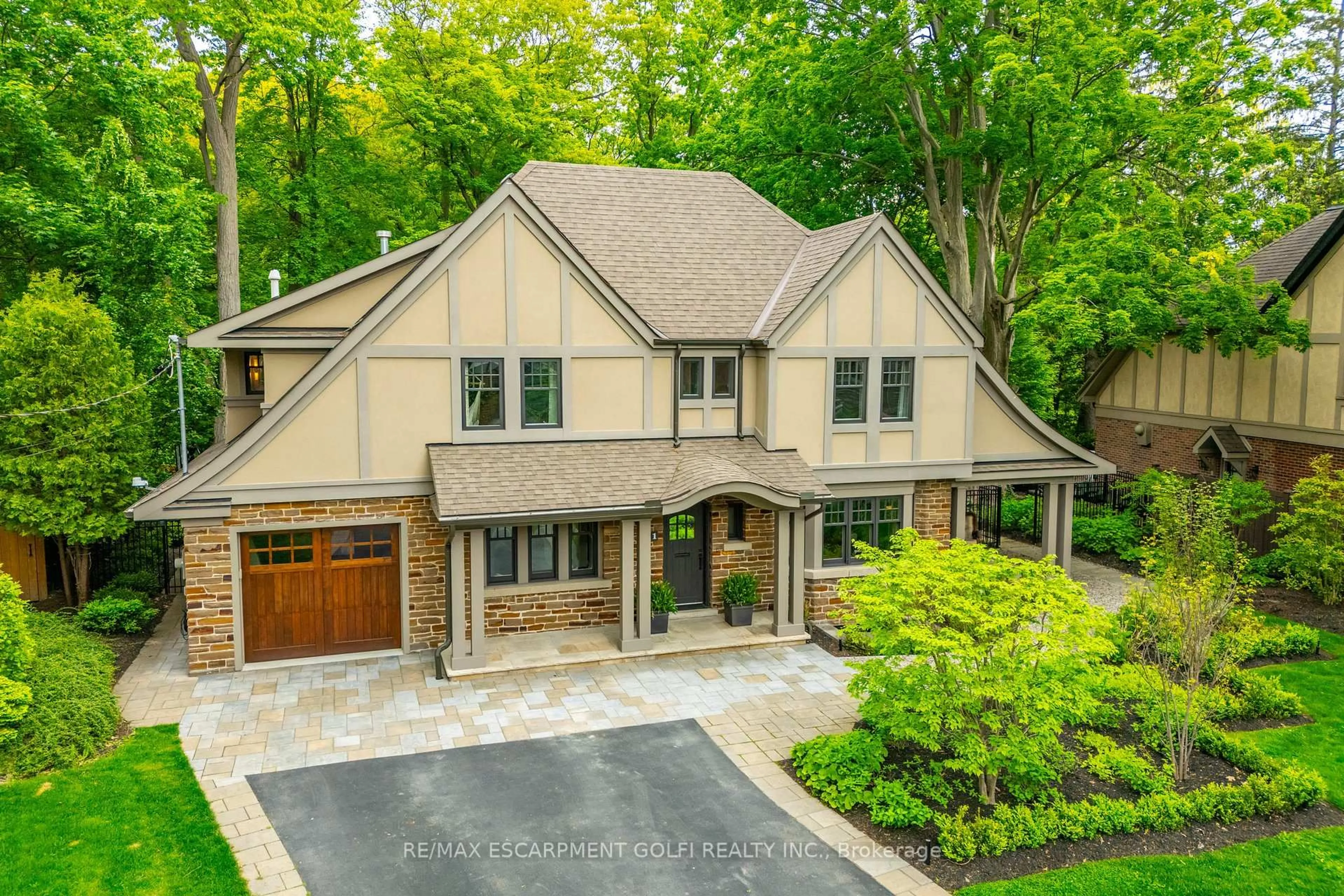 Unknown for 61 Oak Knoll Dr, Hamilton Ontario L8S 4C2