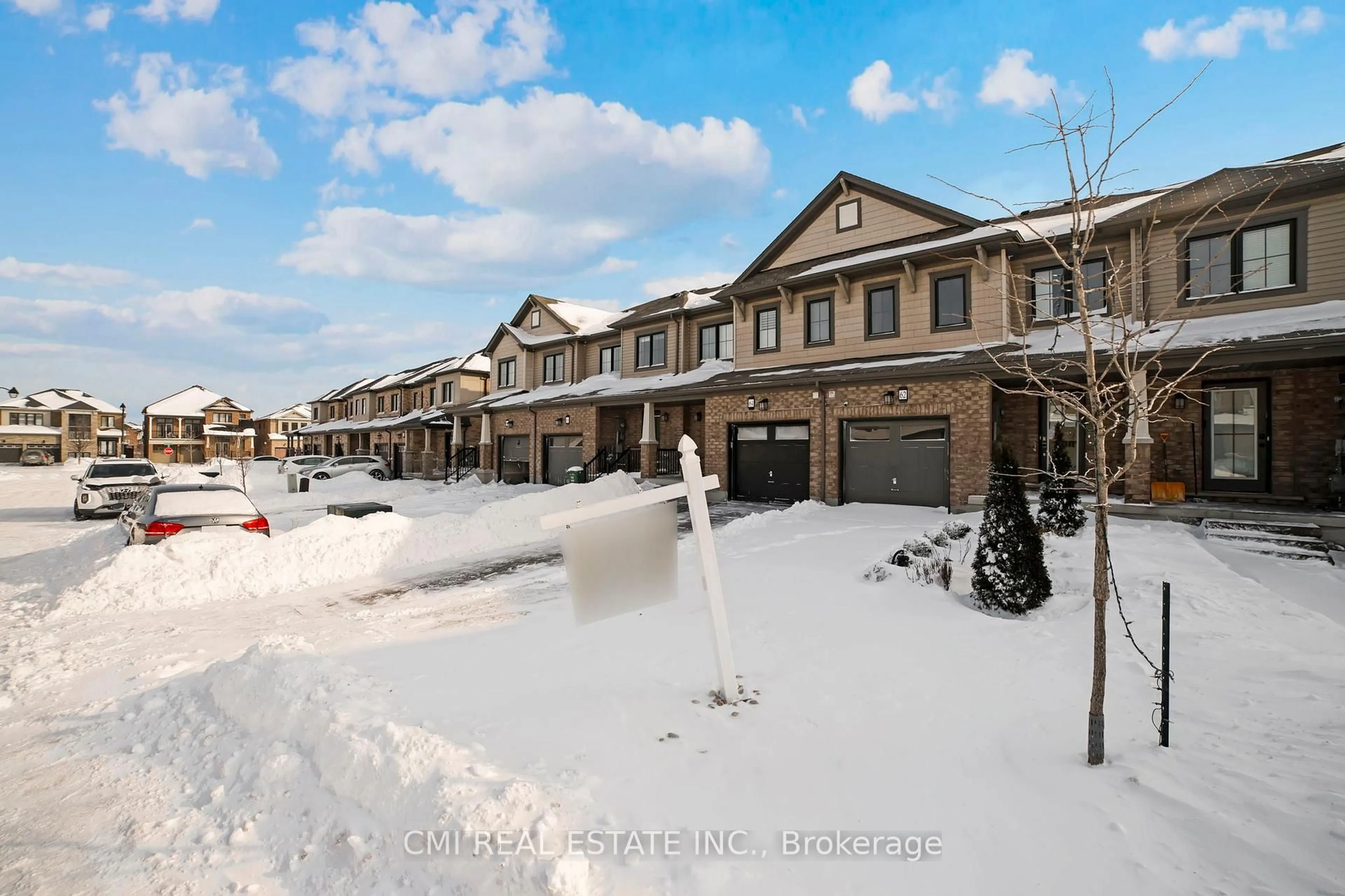 A pic from outside/outdoor area/front of a property/back of a property/a pic from drone, street for 62 Sherway St, Hamilton Ontario L8J 0J3