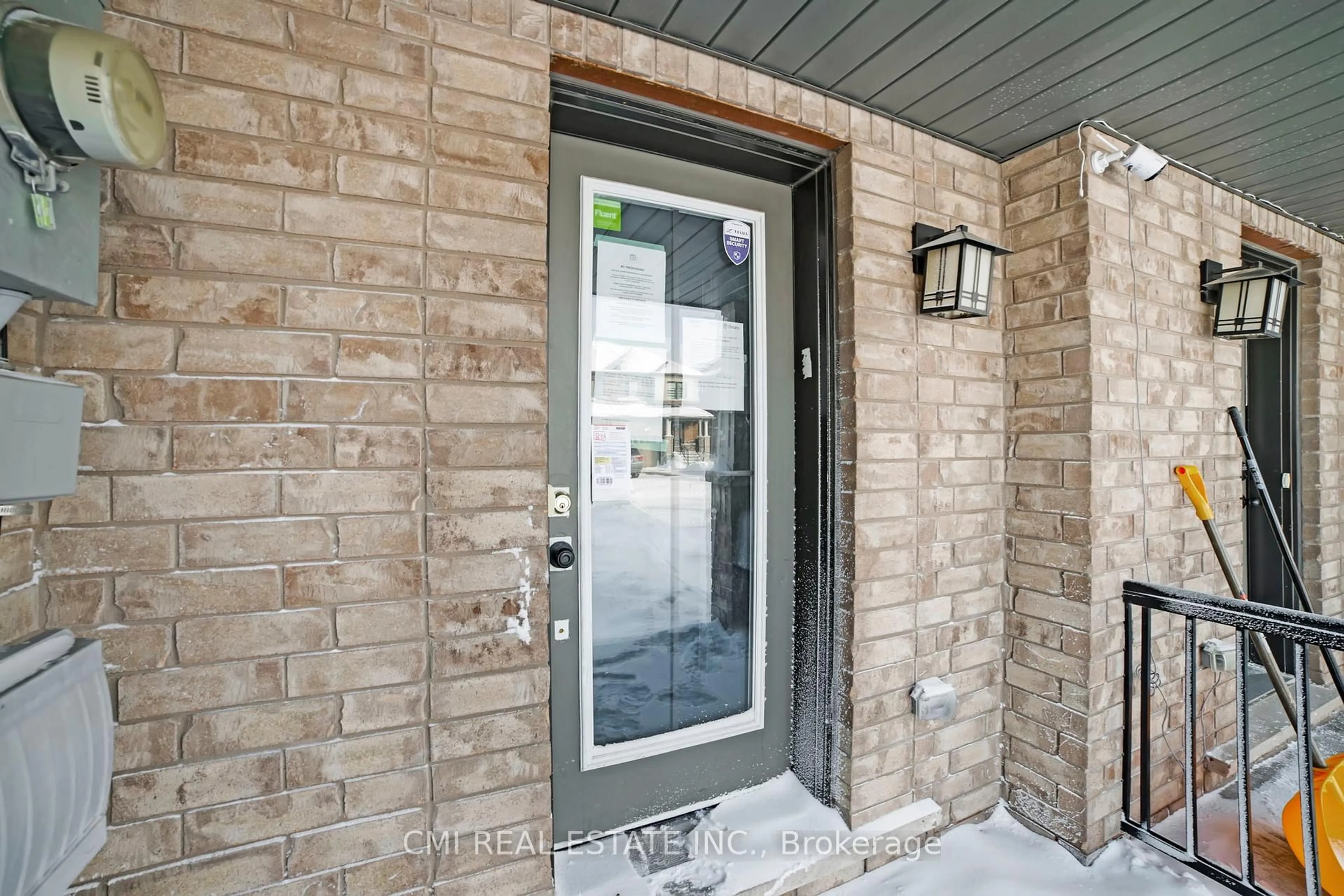 Indoor entryway for 62 Sherway St, Hamilton Ontario L8J 0J3