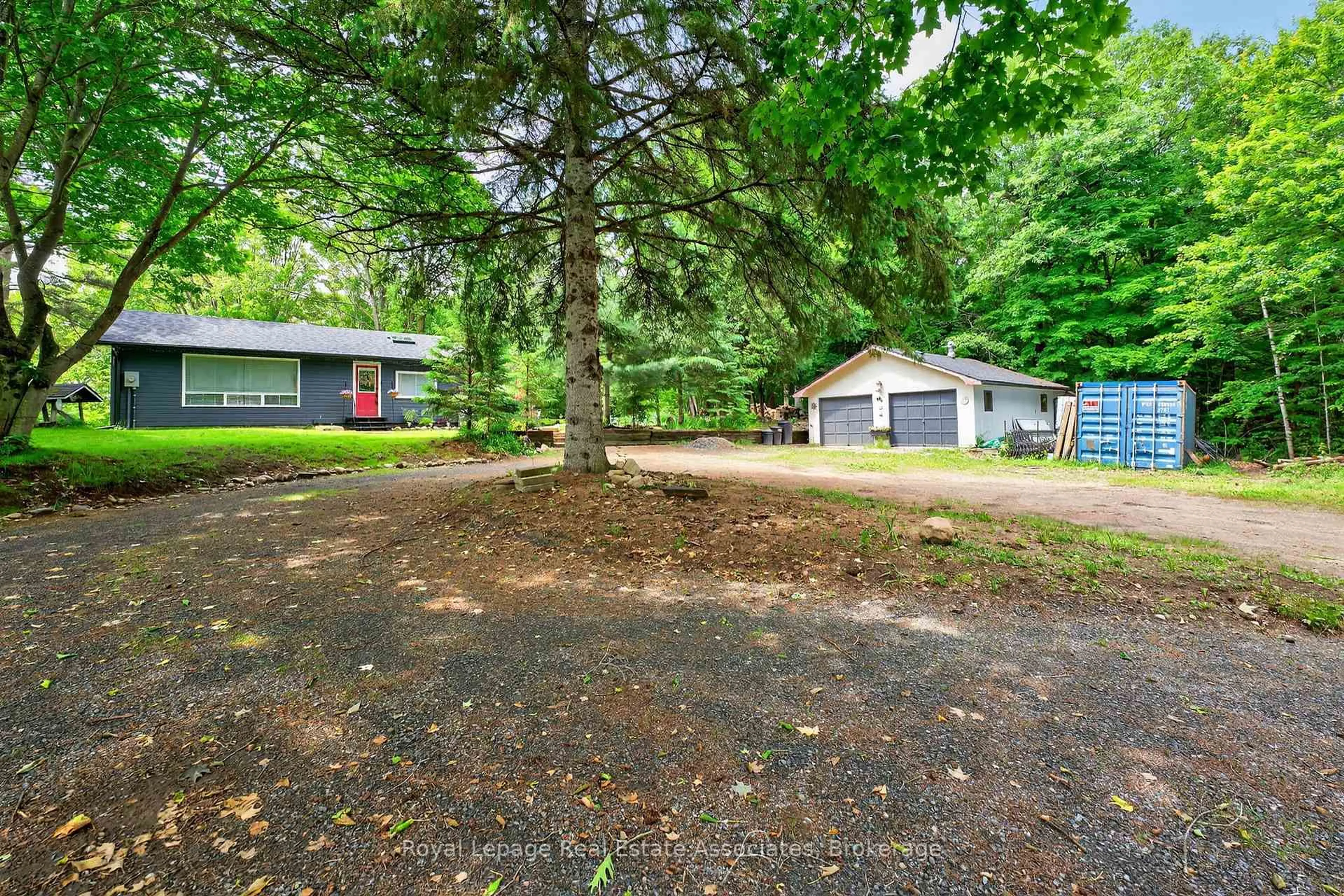 A pic from outside/outdoor area/front of a property/back of a property/a pic from drone, unknown for 17377 35 Highway, Algonquin Highlands Ontario K0M 1S0