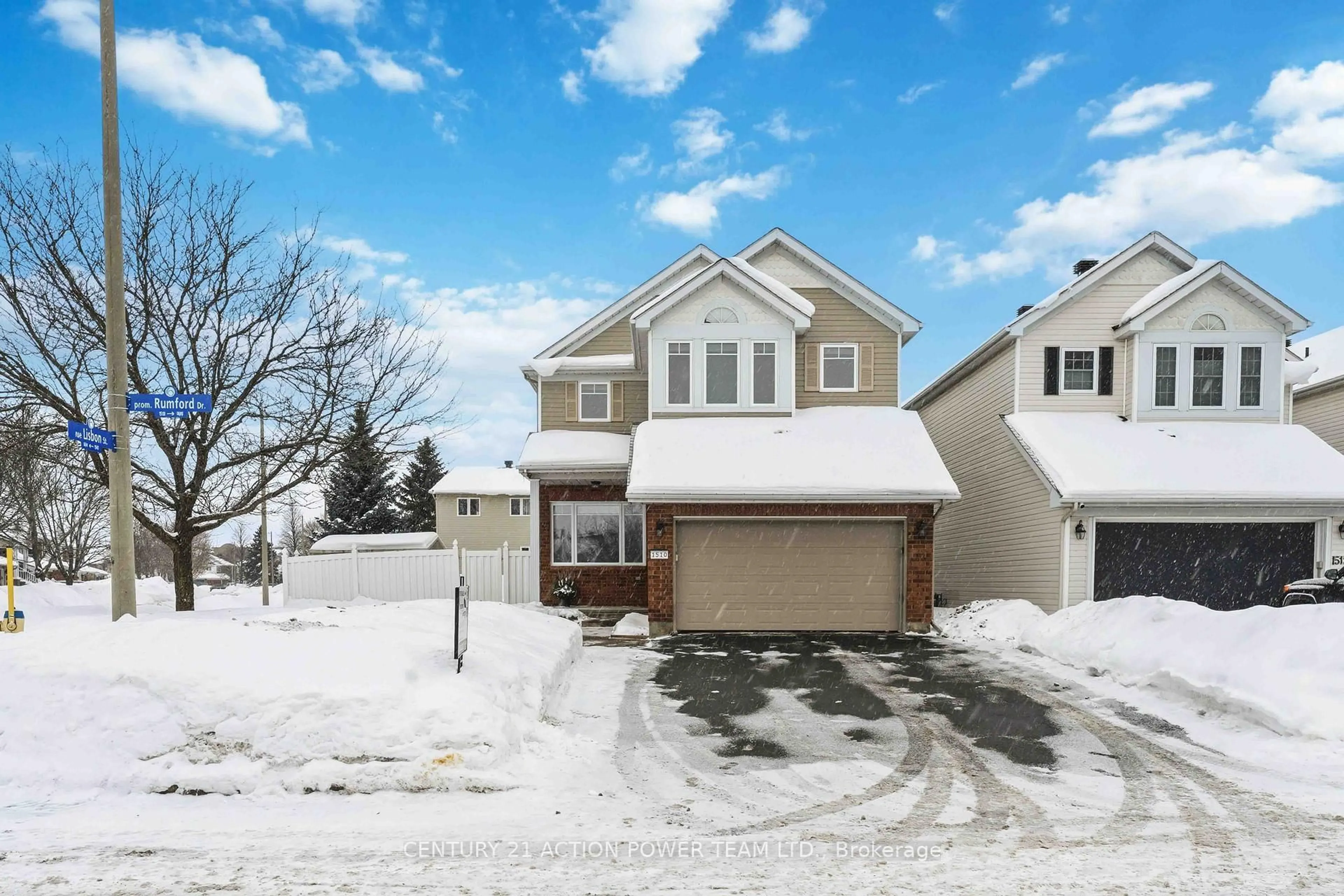 A pic from outside/outdoor area/front of a property/back of a property/a pic from drone, street for 1510 Rumford Dr, Ottawa Ontario K4A 4B7