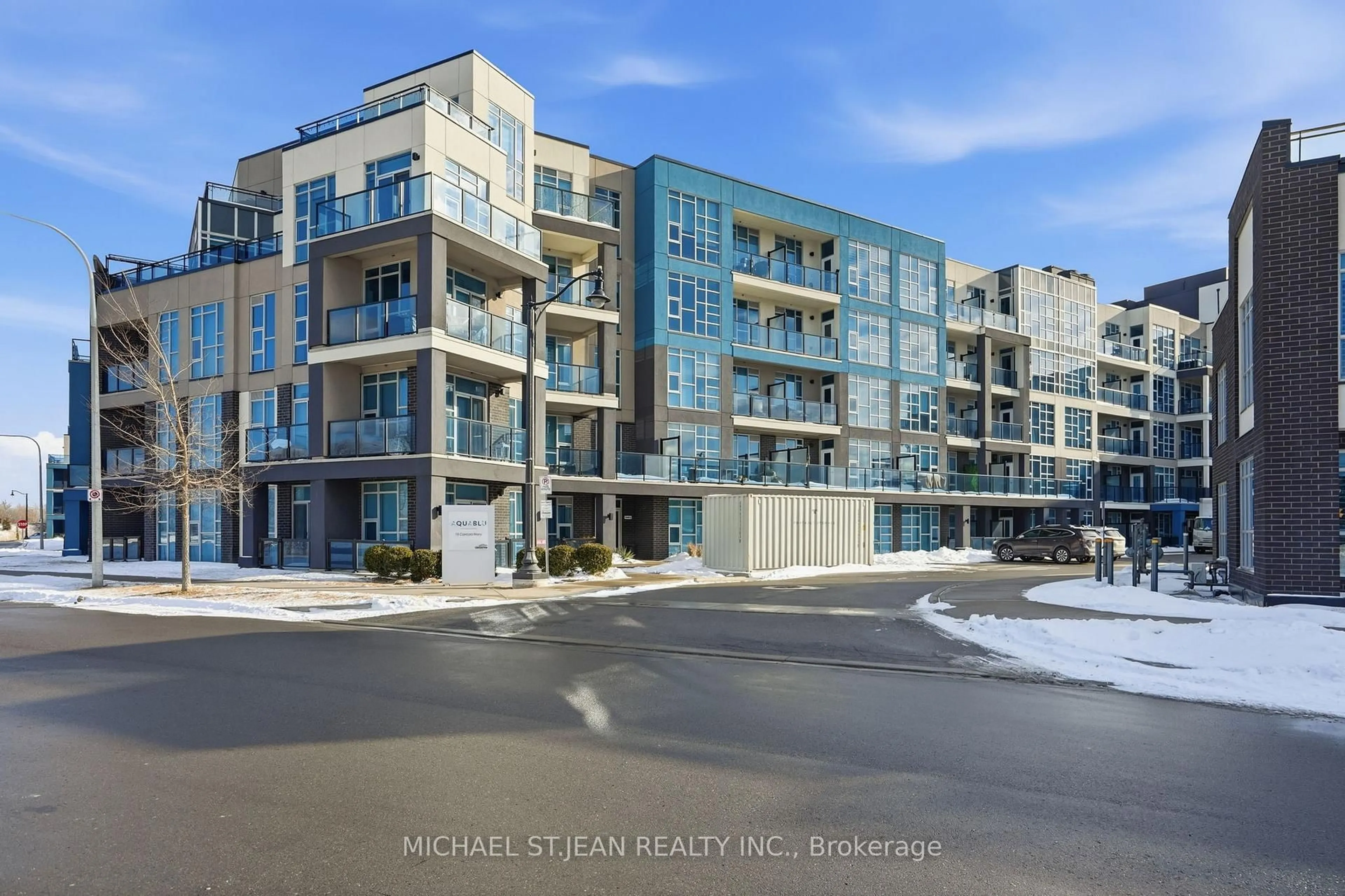 A pic from outside/outdoor area/front of a property/back of a property/a pic from drone, street for 10 Concord Pl #205, Grimsby Ontario L3M 0G6