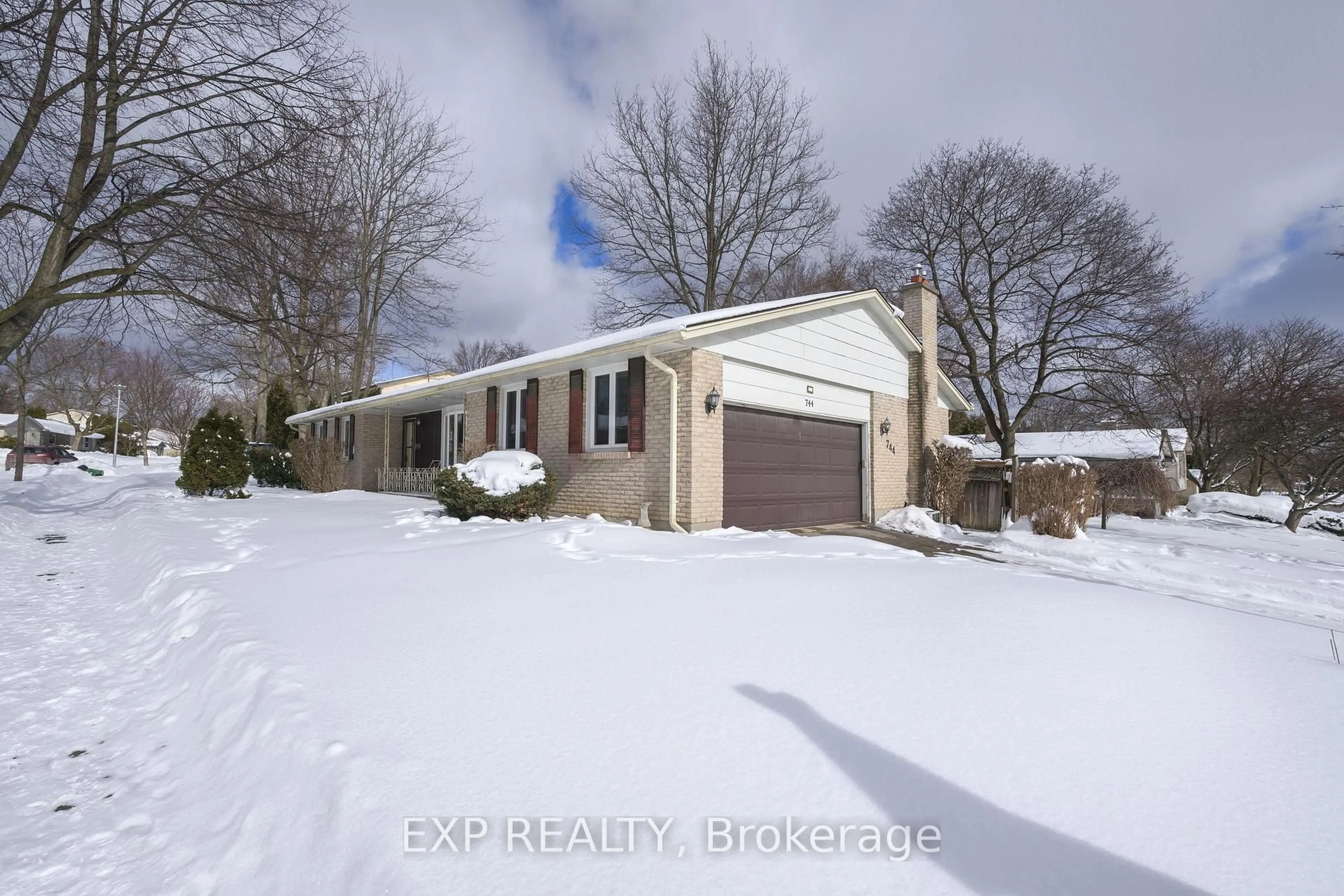 Unknown for 744 Barclay Rd, London South Ontario N6K 1K7