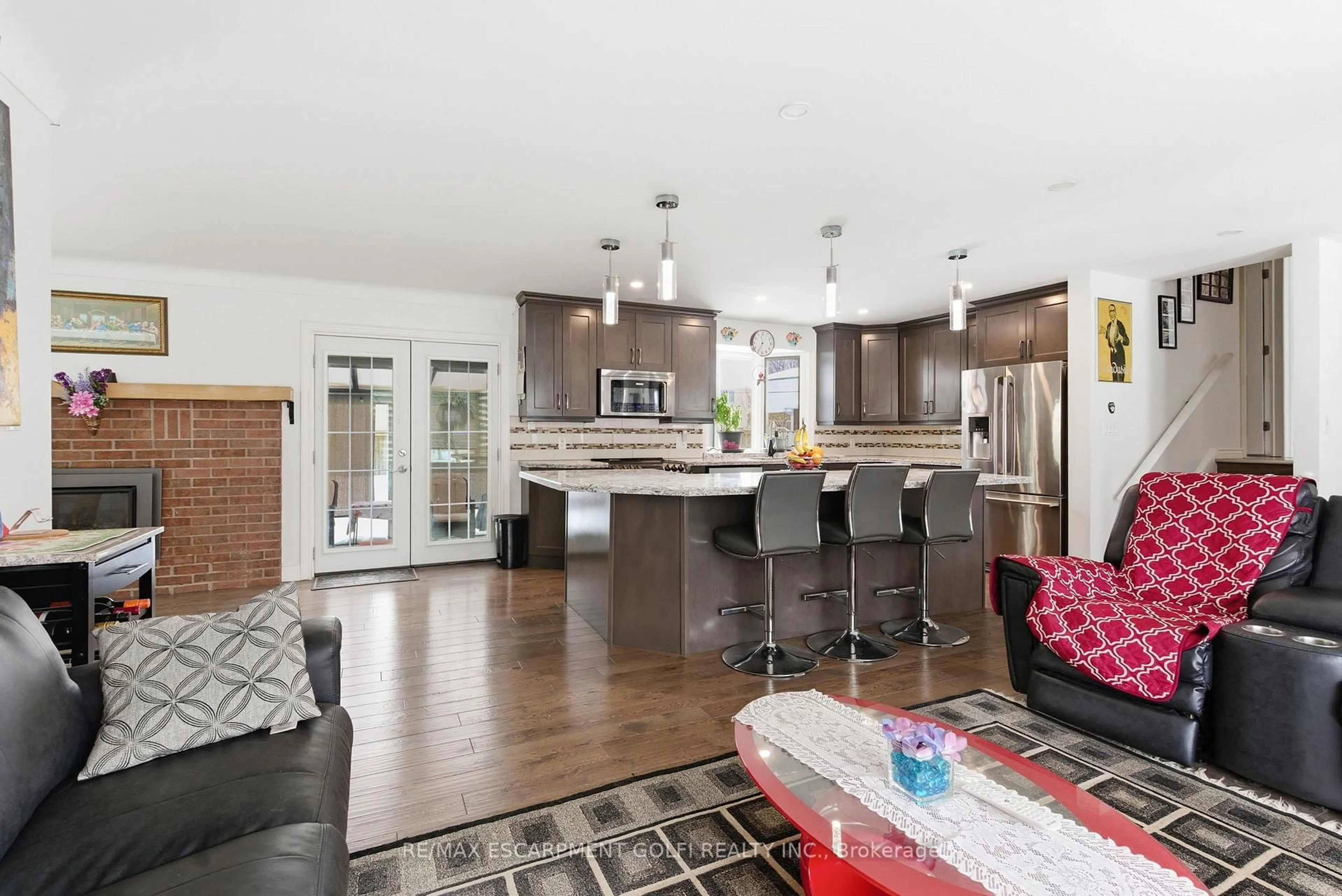 Open concept kitchen, unknown for 8133 Sarah St, Niagara Falls Ontario L2G 6T9