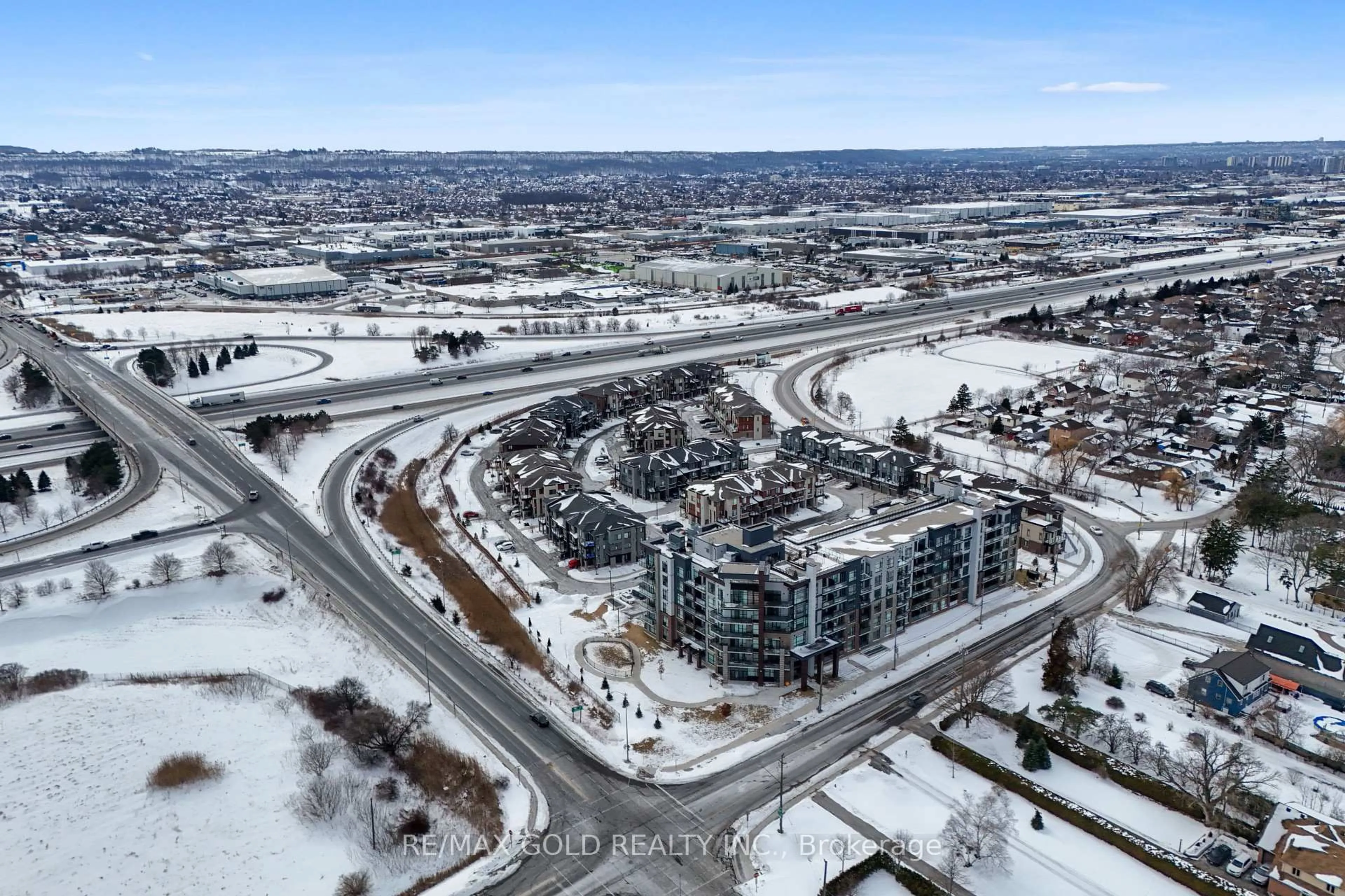 A pic from outside/outdoor area/front of a property/back of a property/a pic from drone, street for 600 North Service Rd #506, Hamilton Ontario L8E 5A7