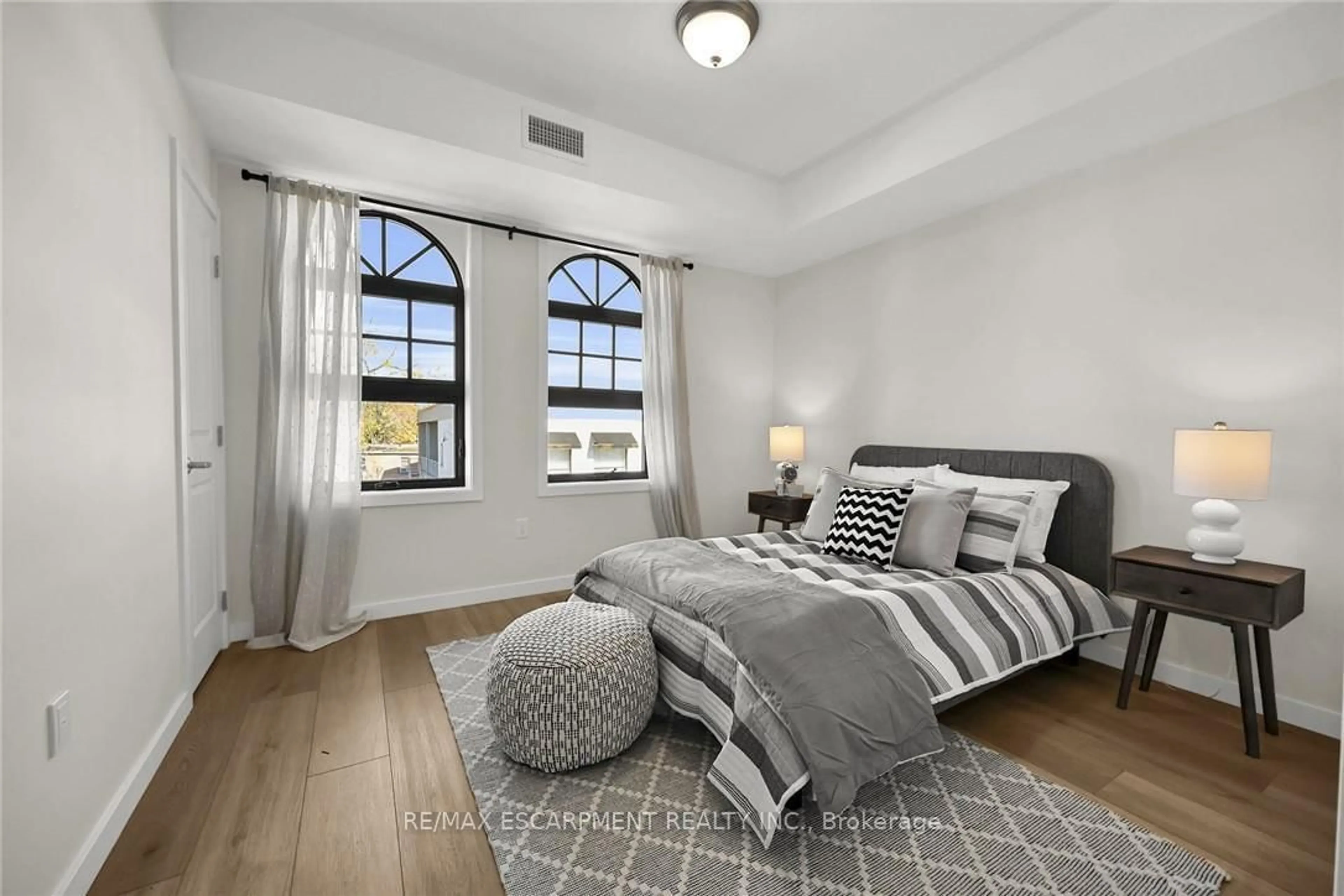 Bedroom with bed, unknown for 15 TALBOT St #102, Haldimand Ontario N0A 1E0