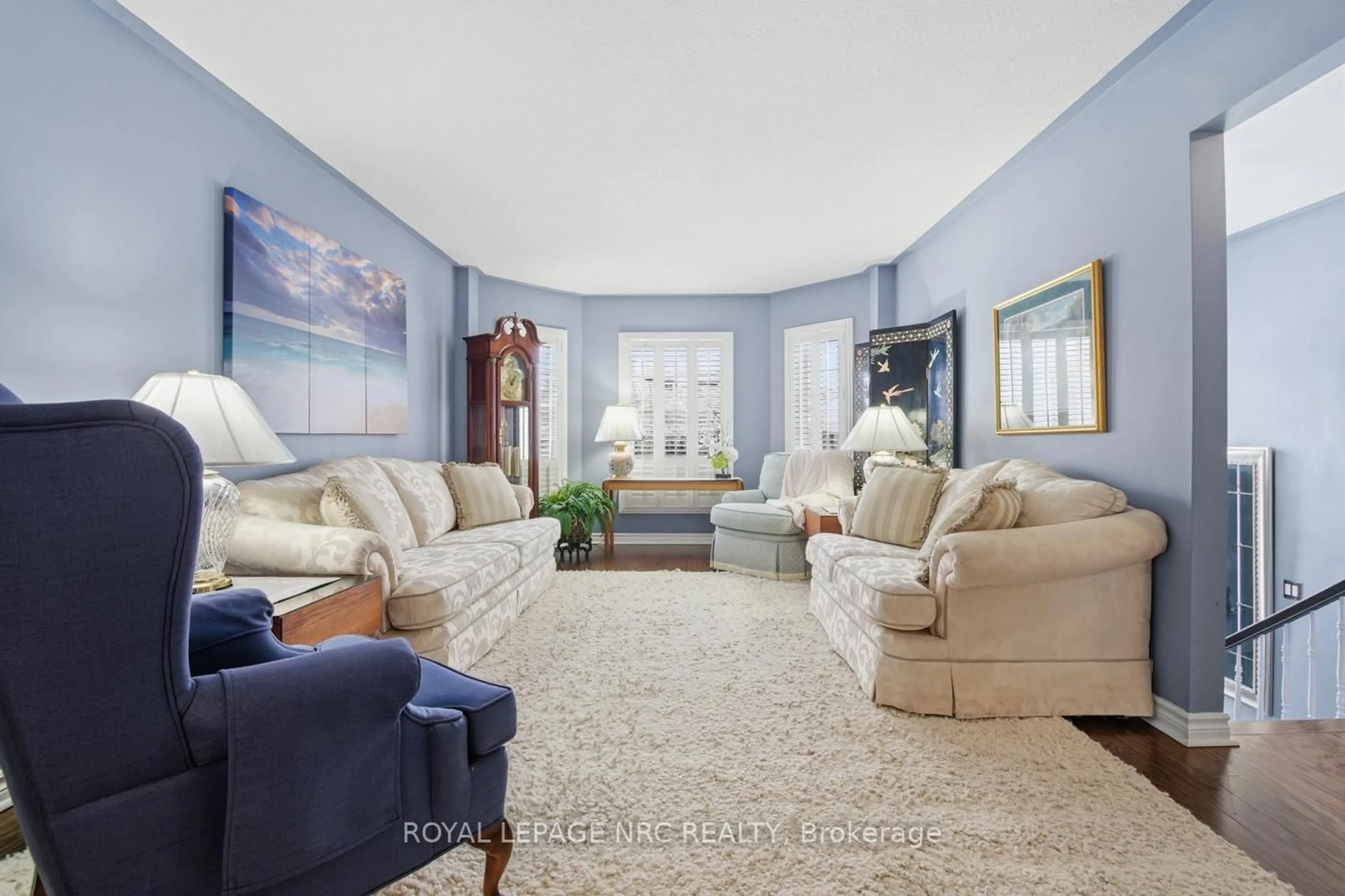 Living room with furniture, unknown for 1146 Line Ave, Pelham Ontario L3C 3C4