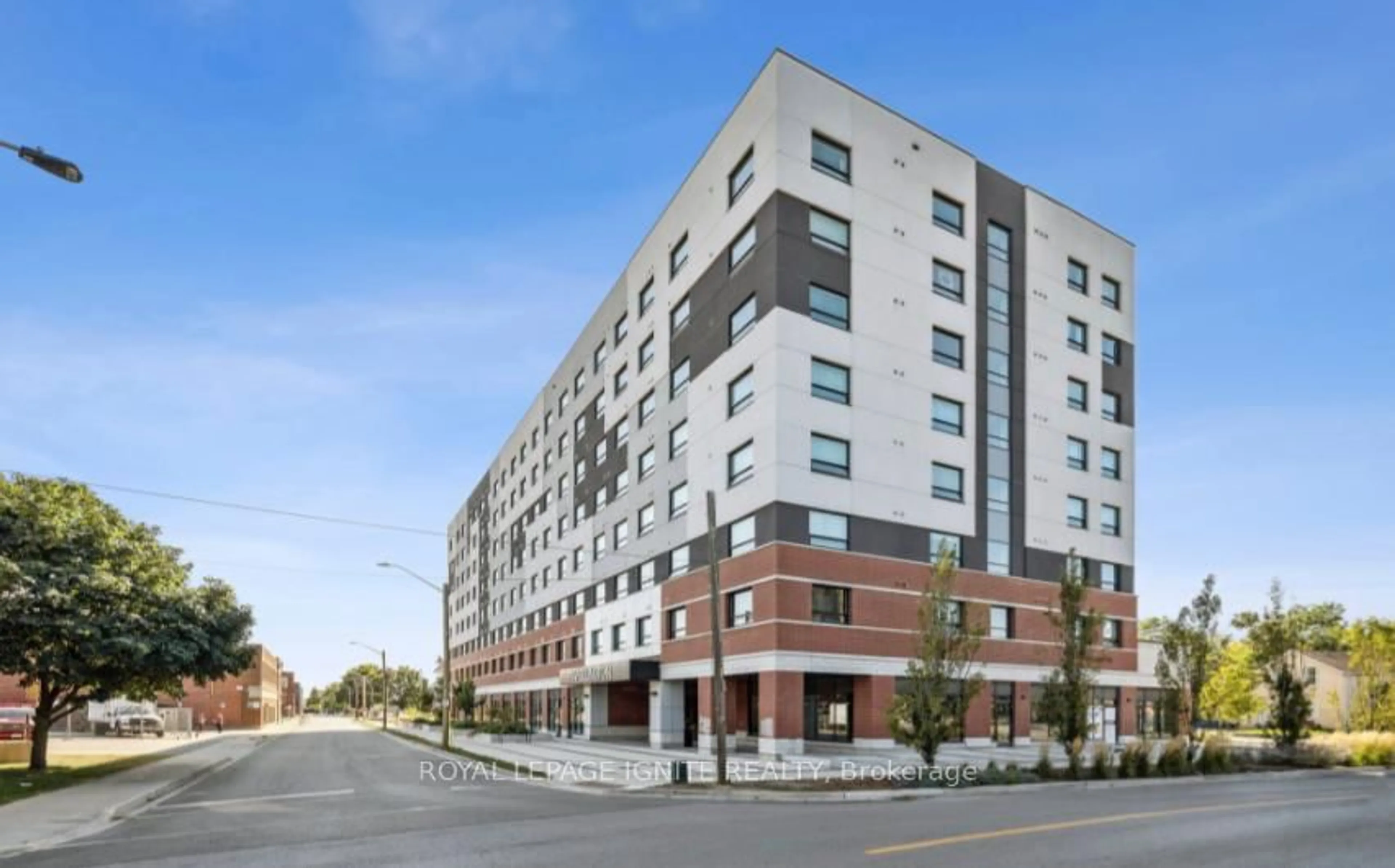 Patio, building for 1 Wellington St #409, Brantford Ontario N3T 2L3