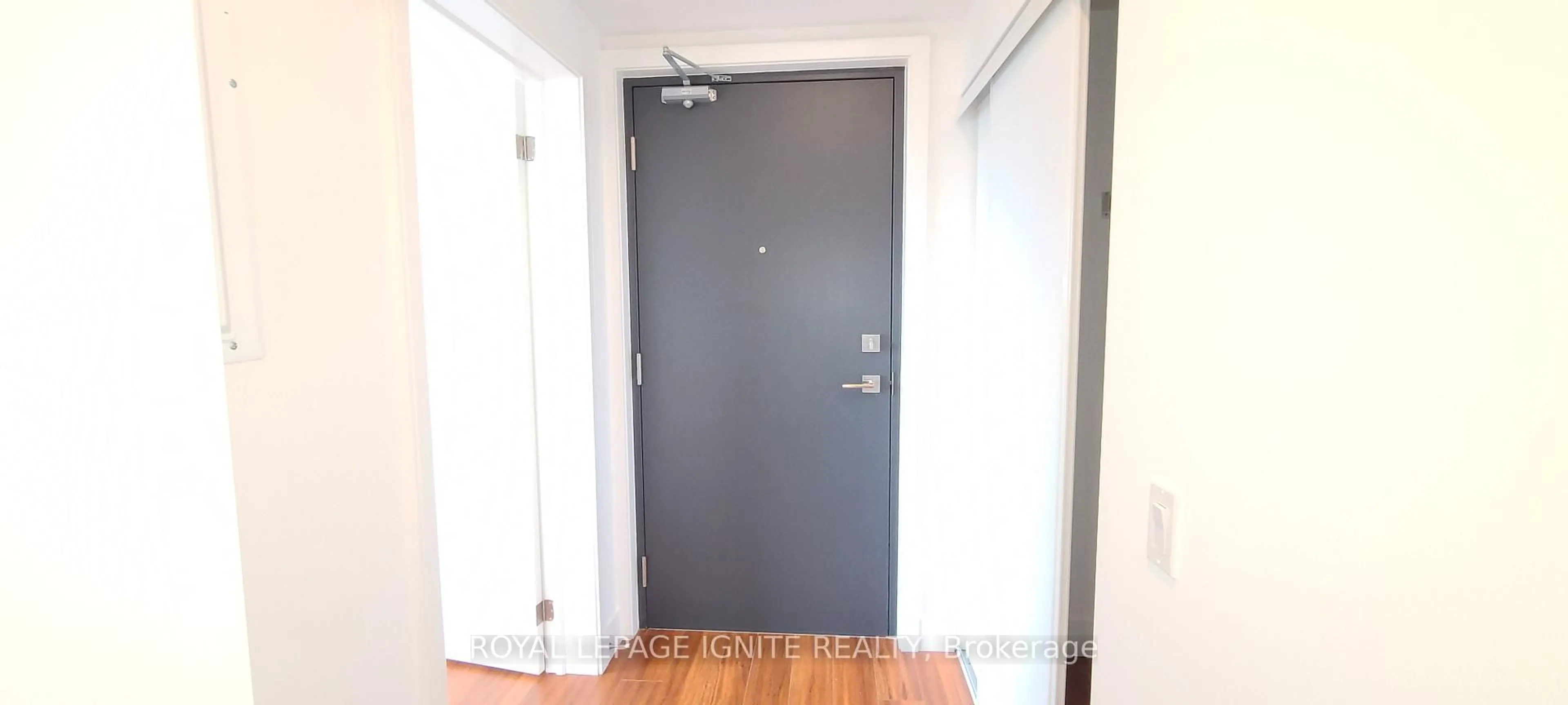Indoor entryway for 1 Wellington St #409, Brantford Ontario N3T 2L3