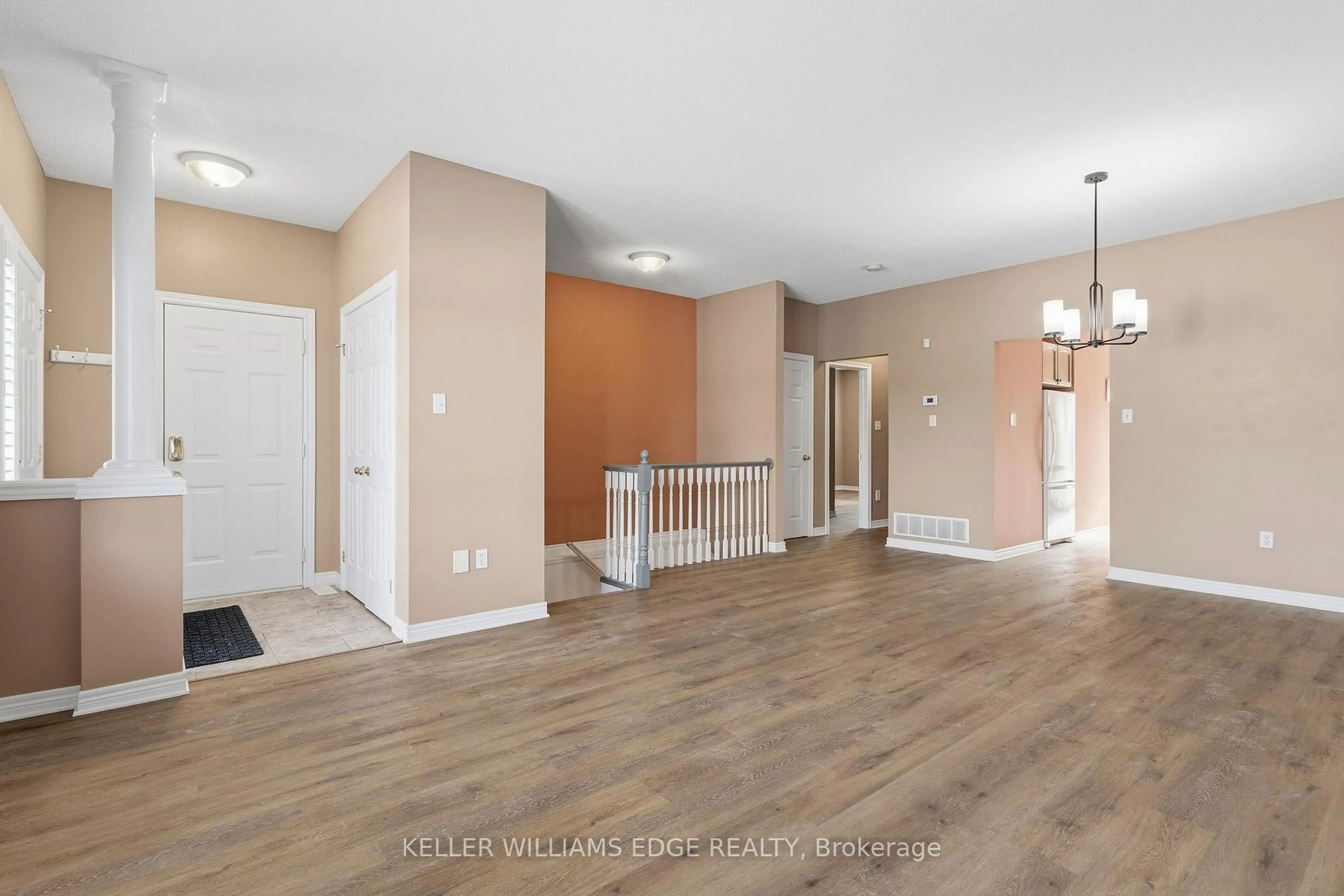 Indoor entryway for 130 Southbrook Dr #30, Hamilton Ontario L0R 1C0