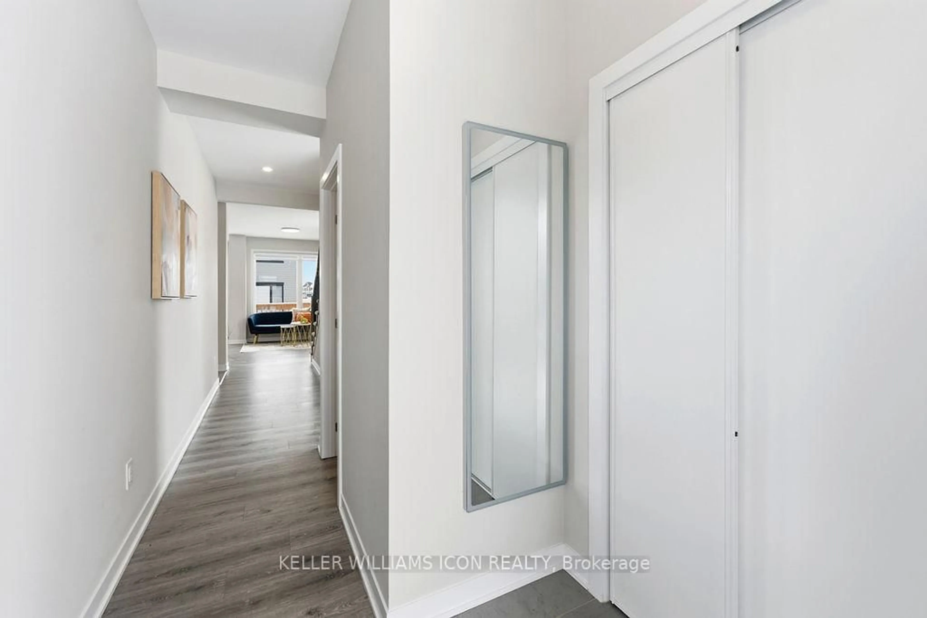 Indoor entryway for 840 Andesite Terr, Ottawa Ontario K2J 7H4