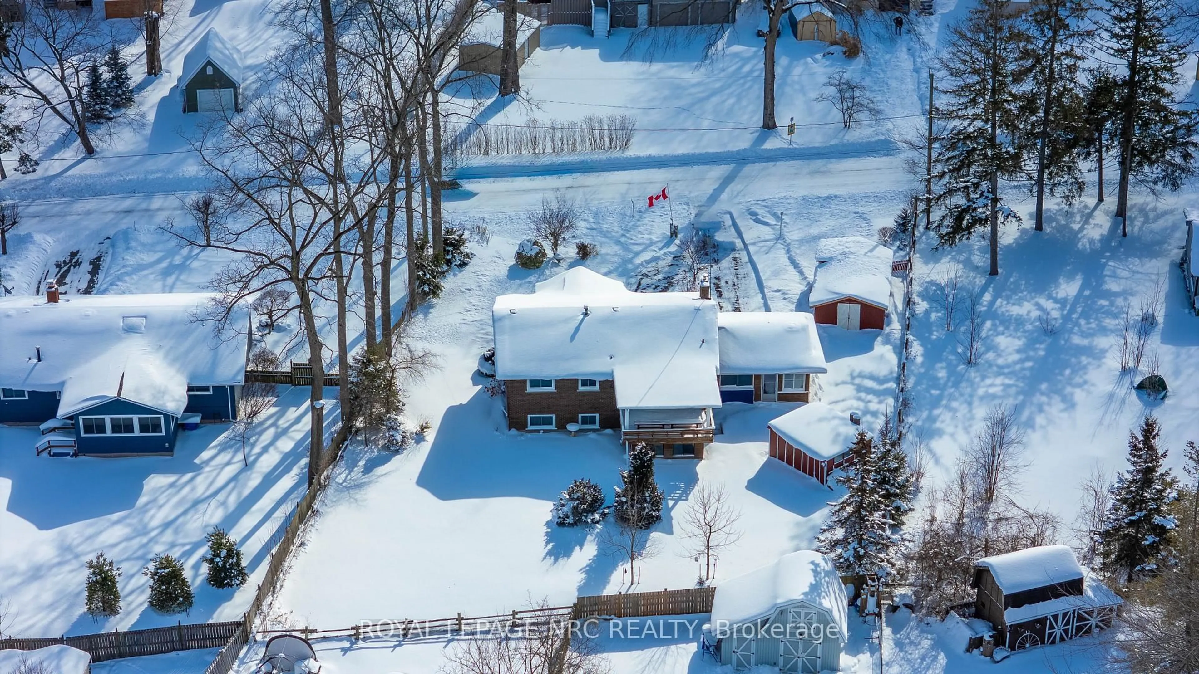 A pic from outside/outdoor area/front of a property/back of a property/a pic from drone, street for 10592 Woodland Dr, Wainfleet Ontario L3K 5V4
