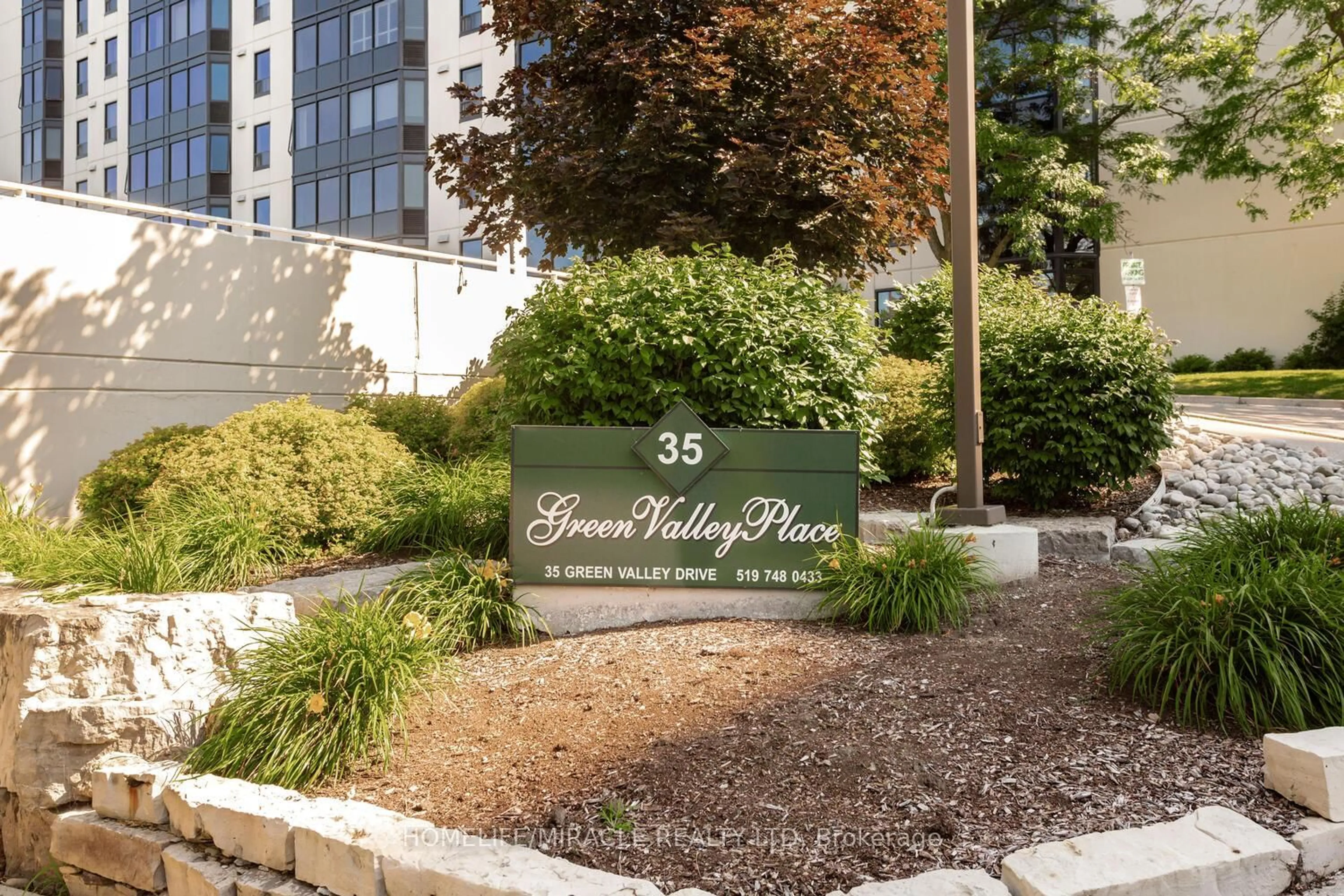Patio, street for 35 Green Valley Dr #1705, Kitchener Ontario N2P 2A5