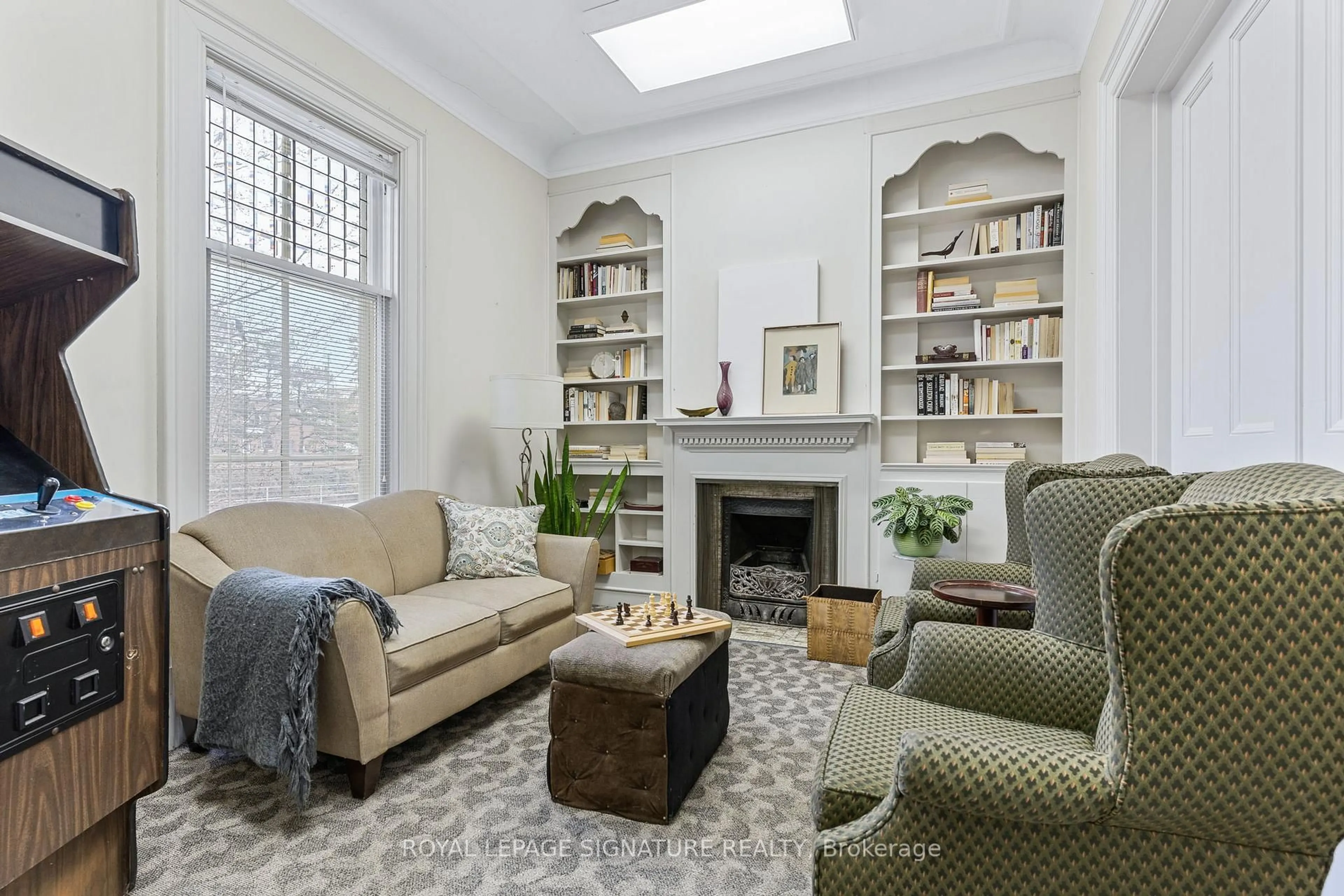 Living room with furniture, unknown for 1000 1st Ave, Owen Sound Ontario N4K 4K5