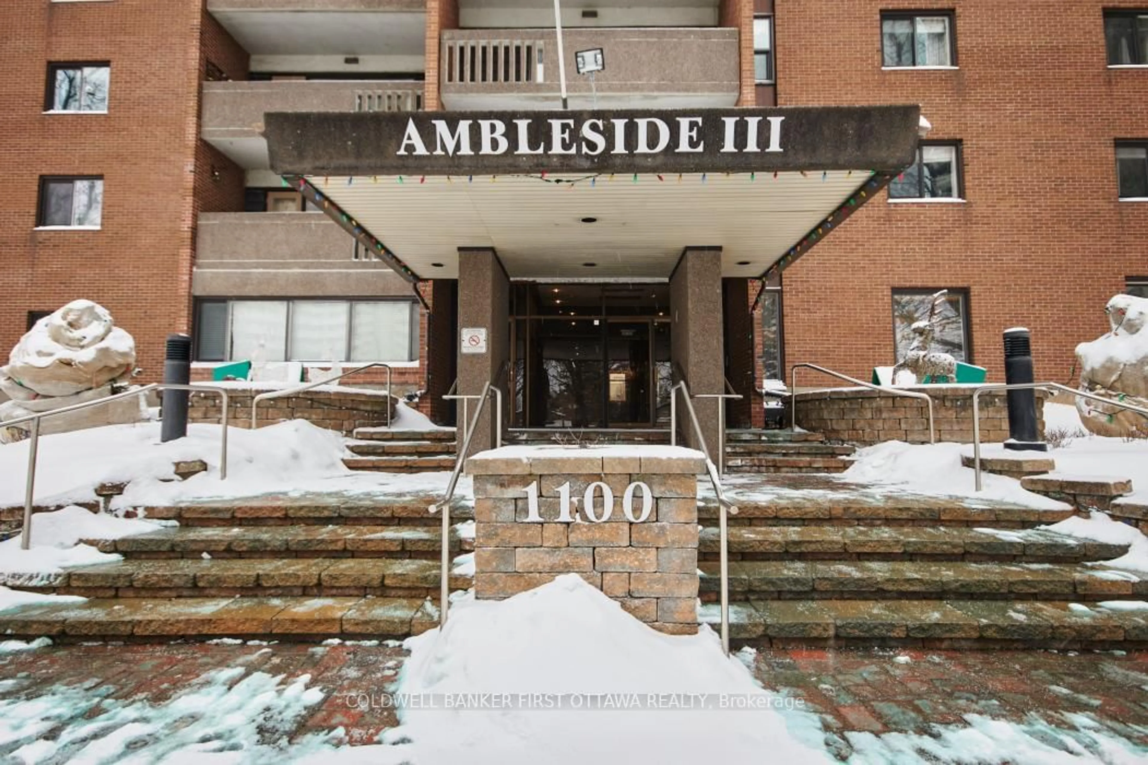 Lobby for 1100 Ambleside Dr #1107, Ottawa Ontario K2B 8G6