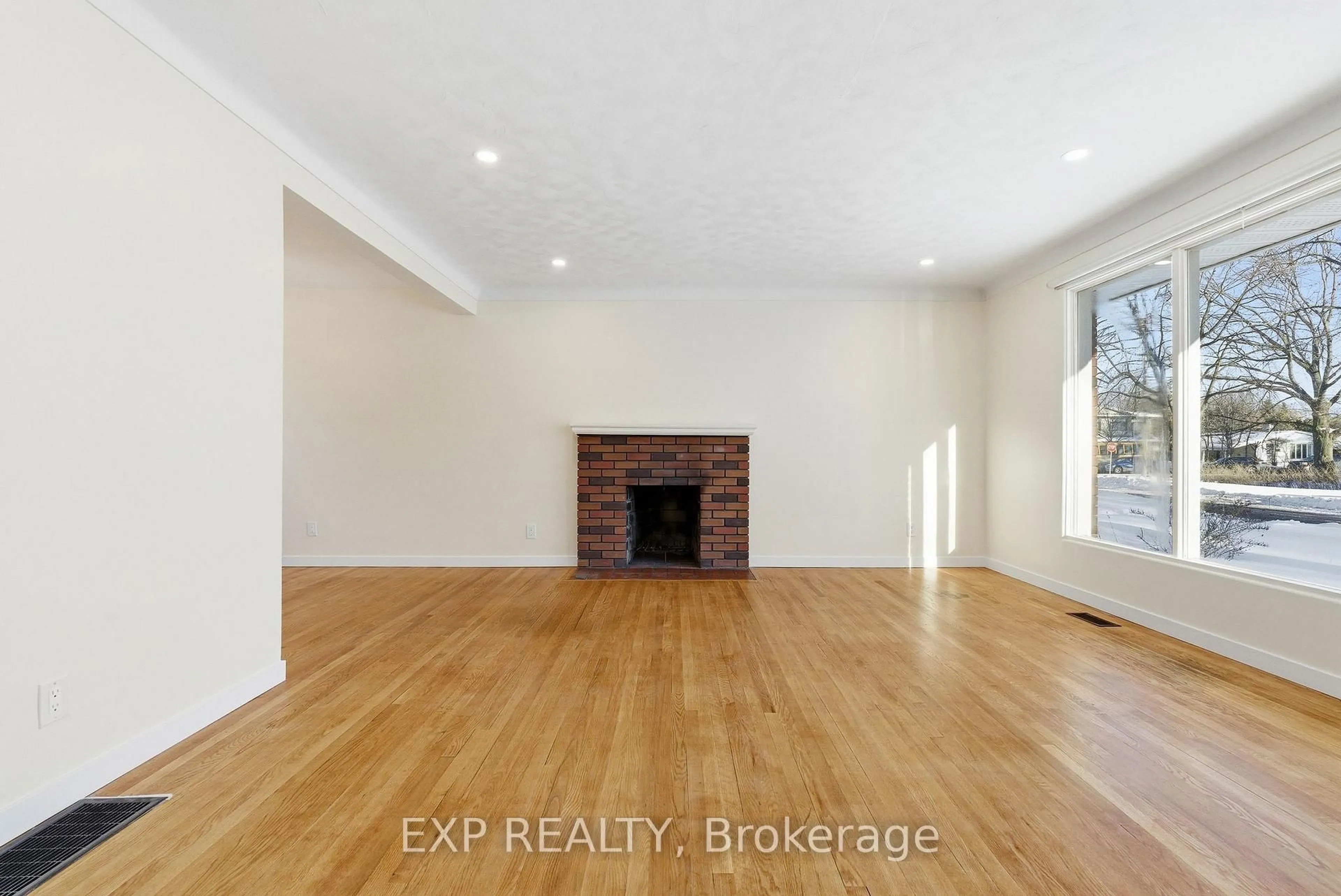 Unknown for 2243 Miramichi St, Ottawa Ontario K2C 0Z1