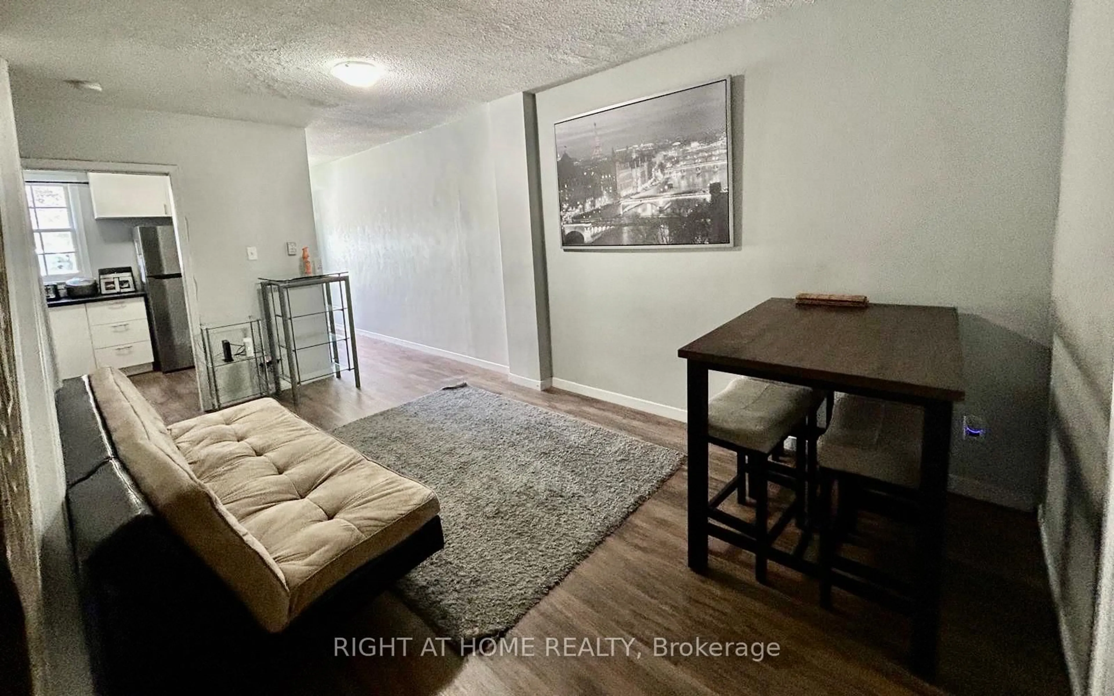 A pic of a room for 266 Westcourt Pl, Waterloo Ontario N2L 2R7