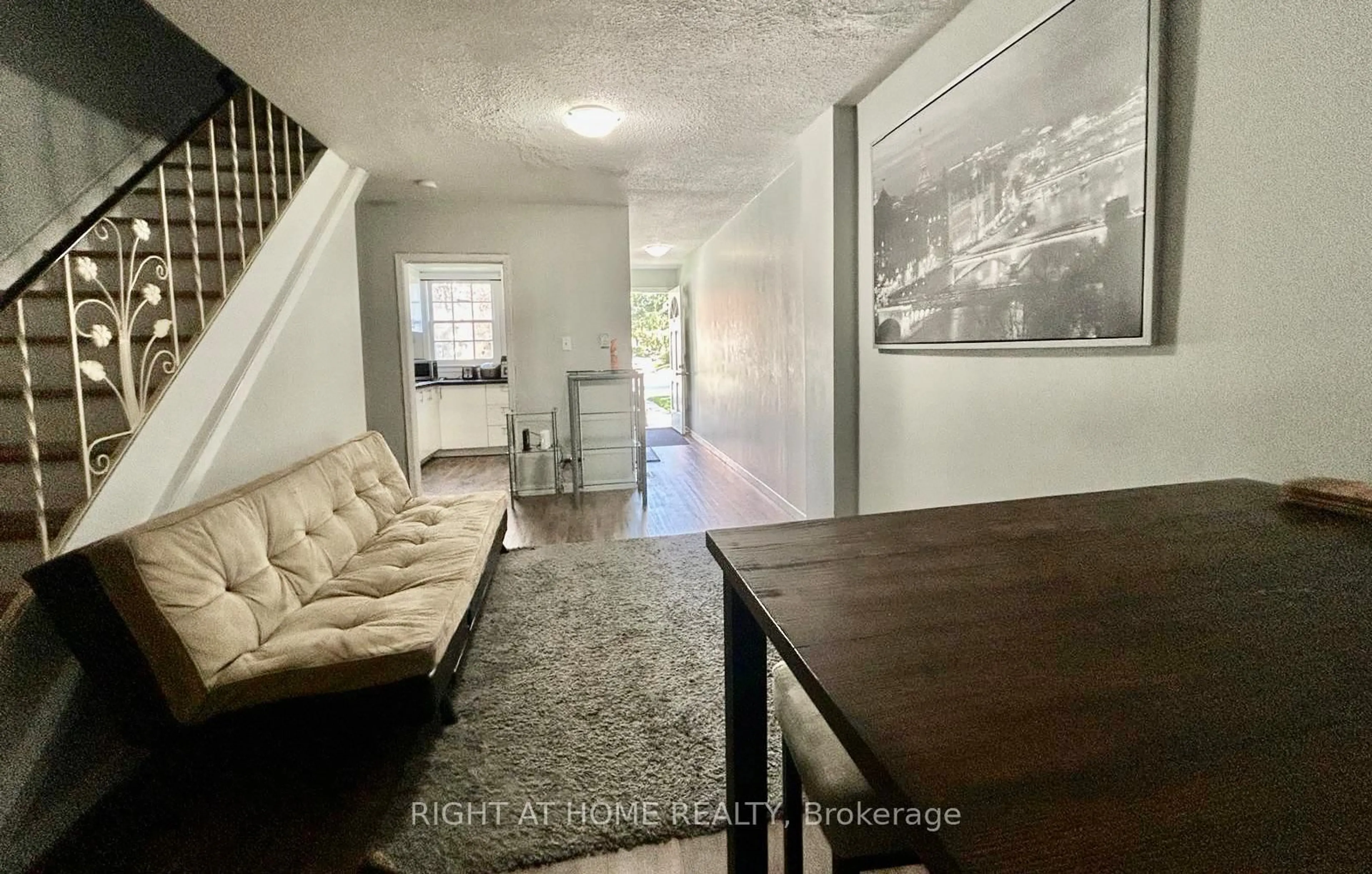 A pic of a room for 266 Westcourt Pl, Waterloo Ontario N2L 2R7