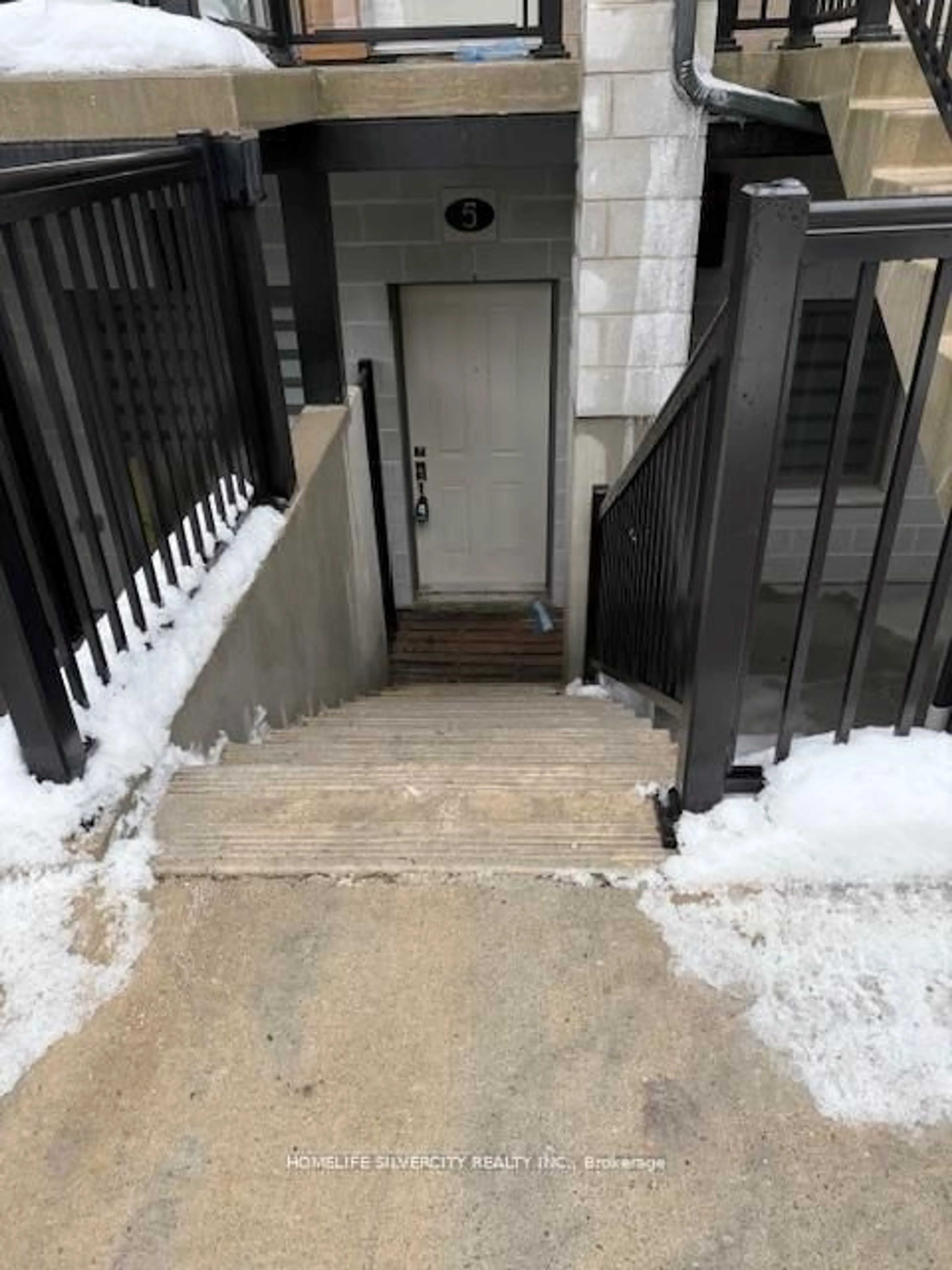 Stairs for 25 Isherwood Ave #A005, Cambridge Ontario N1R 0E2
