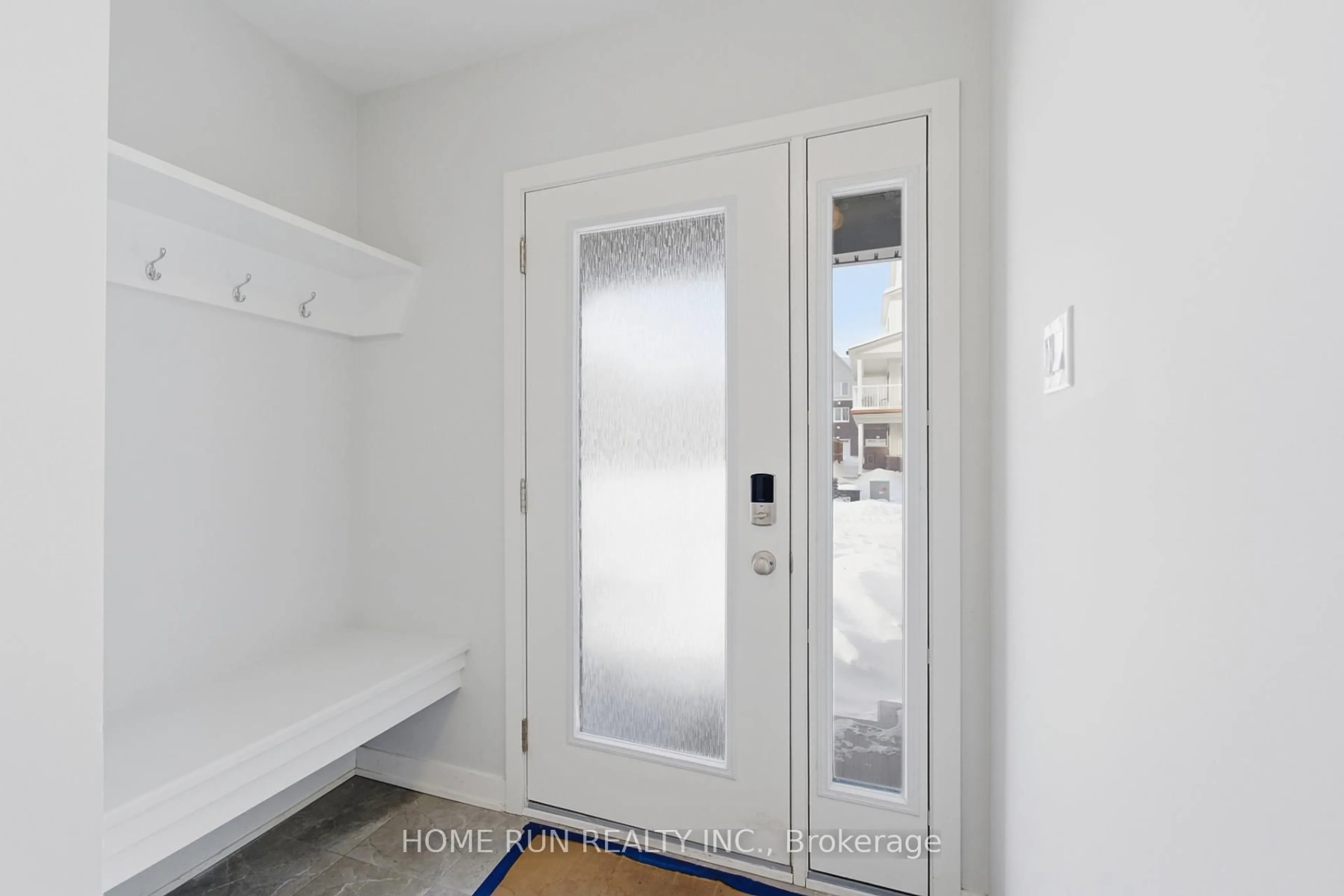 Indoor entryway for 752 Kinstead Private, Ottawa Ontario K2S 3B3