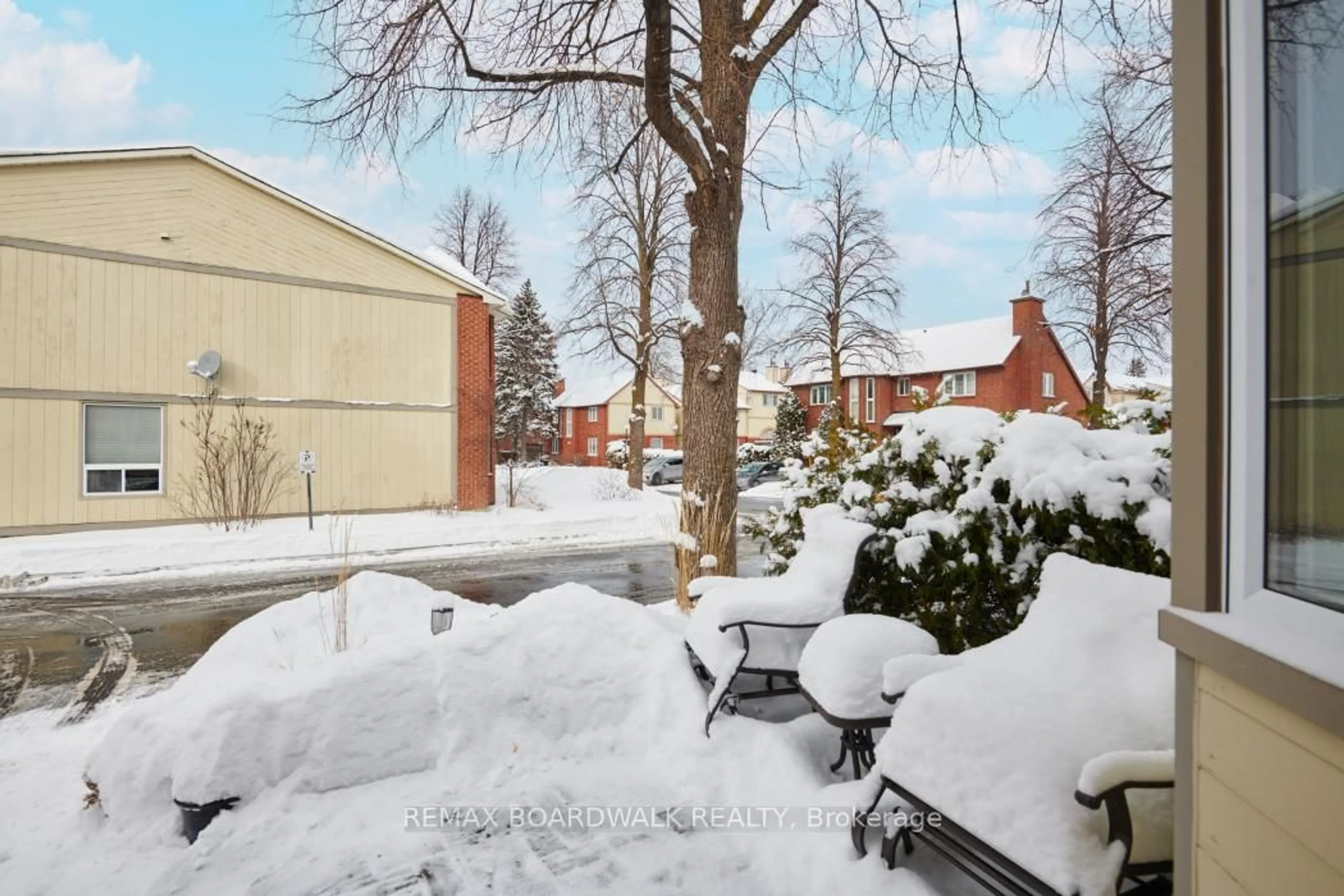 Patio, street for 104 Cheltenham Private #3, Ottawa Ontario K1V 0L6