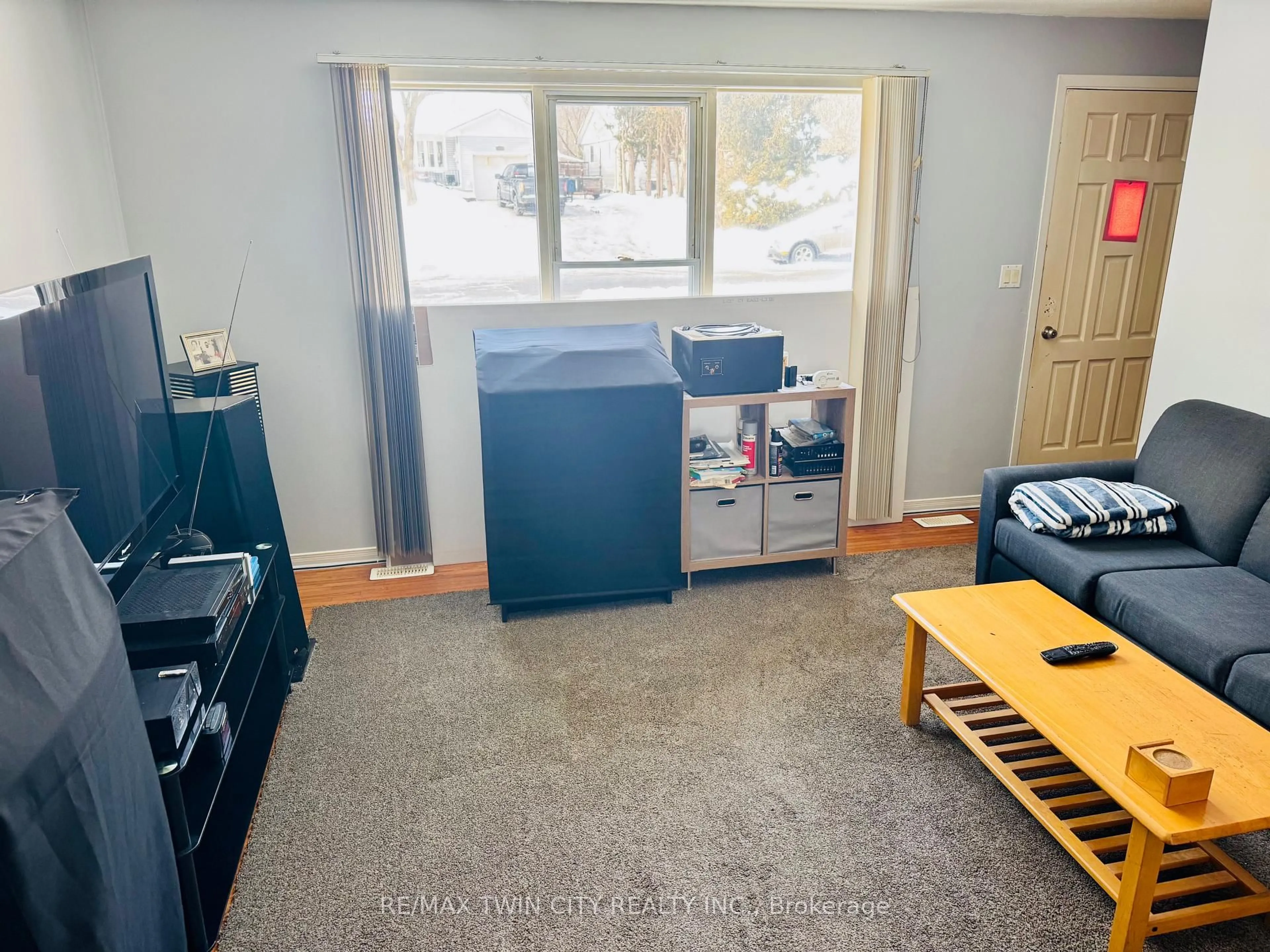 A pic of a room for 85 Elm St, Norfolk Ontario N3Y 3B7