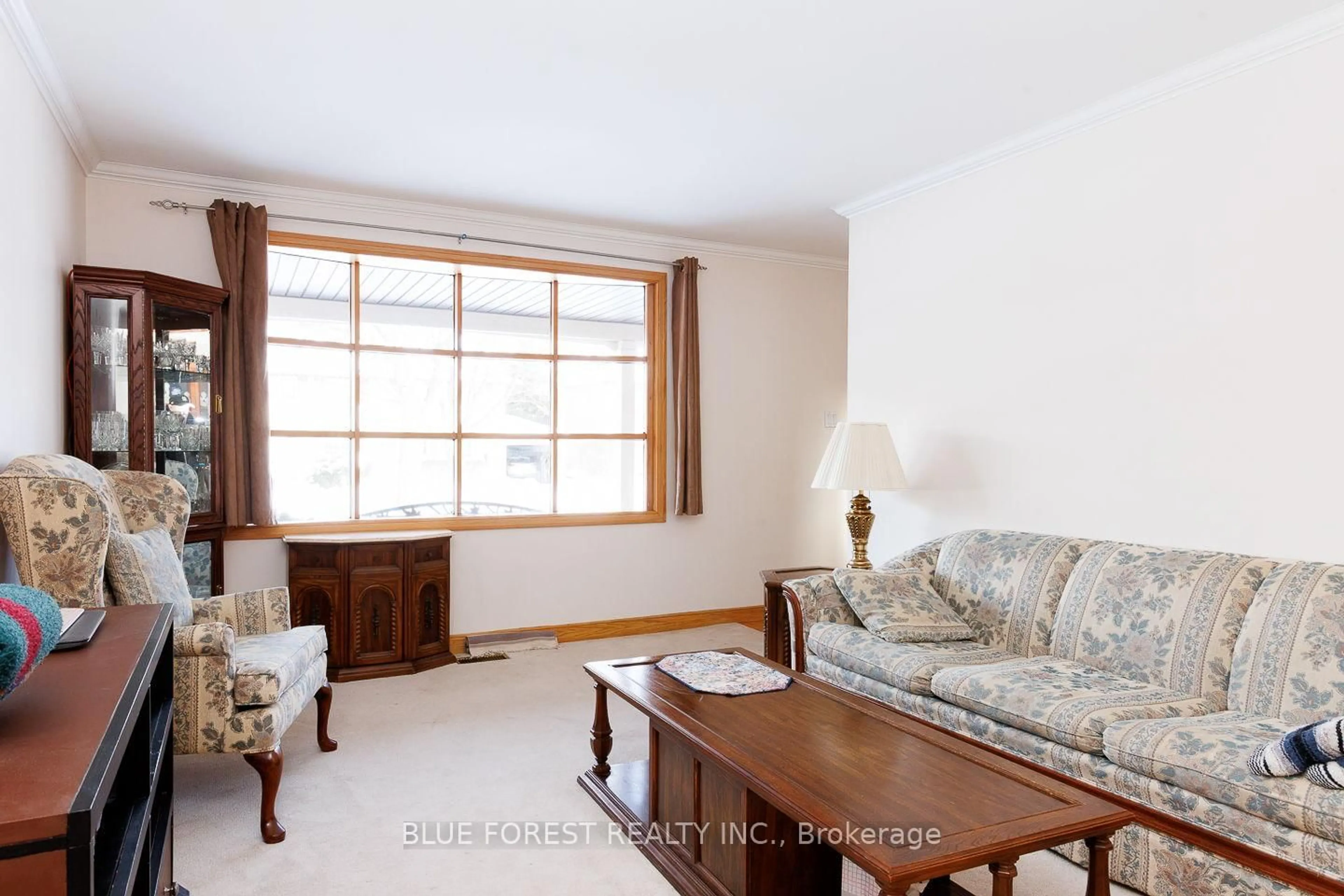 Living room with furniture, unknown for 373 Base Line Rd, London South Ontario N6J 1W7