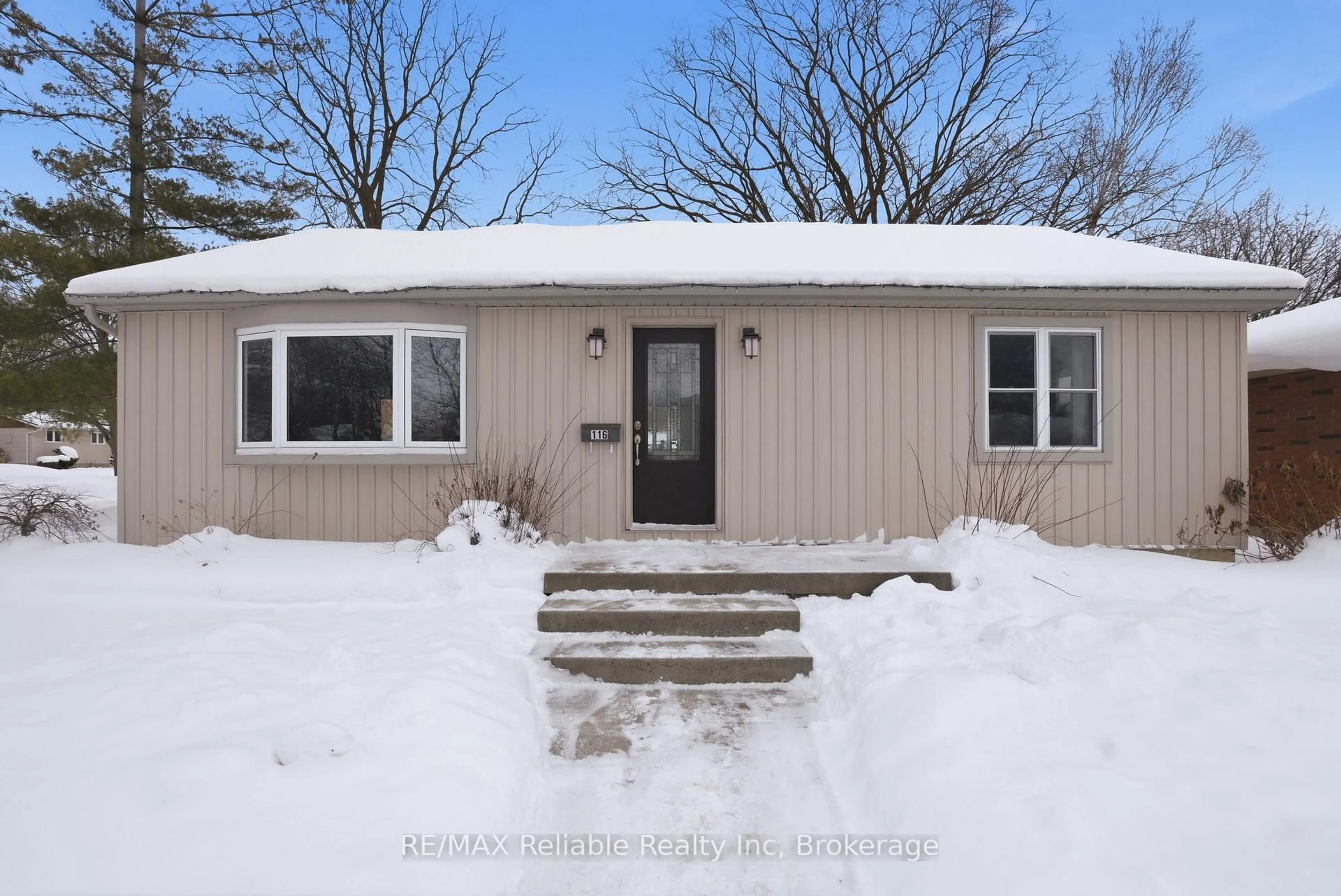 Unknown for 116 Oxford St, Goderich Ontario N7A 1E4