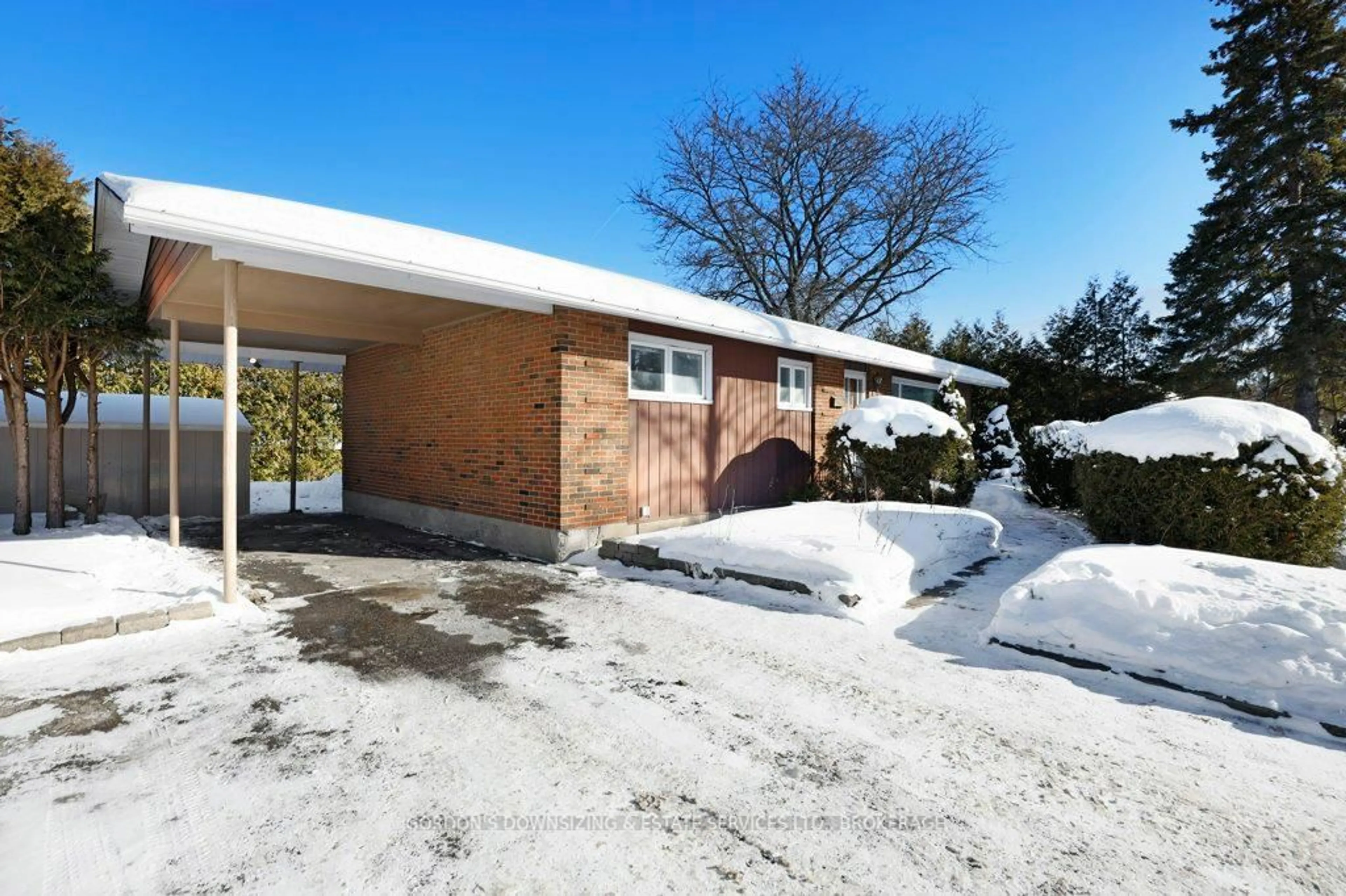 Unknown for 7 Attwood Cres, Nepean Ontario K2E 5B1