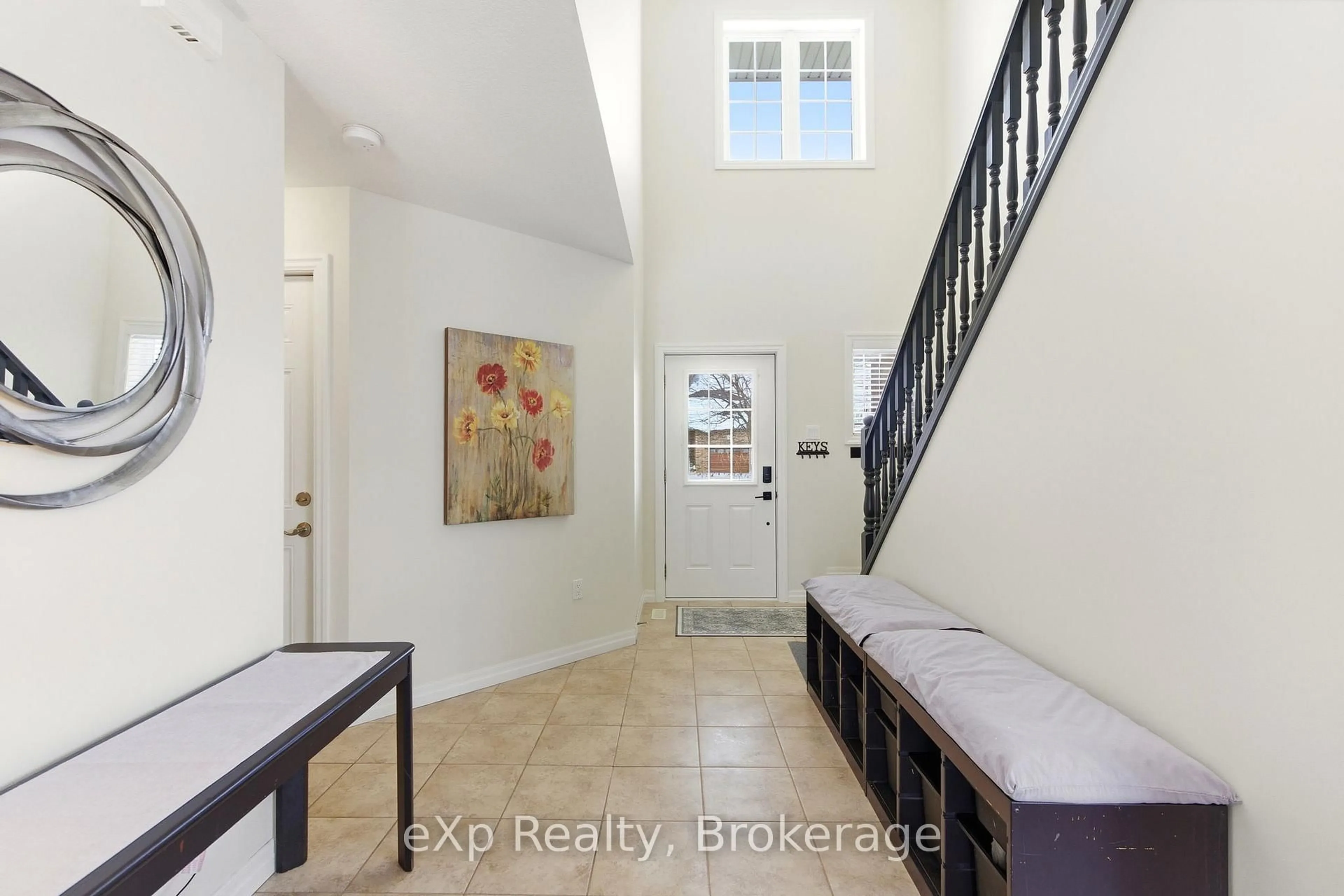 Indoor entryway for 135 Maxwell St, St. Marys Ontario N4X 0A2