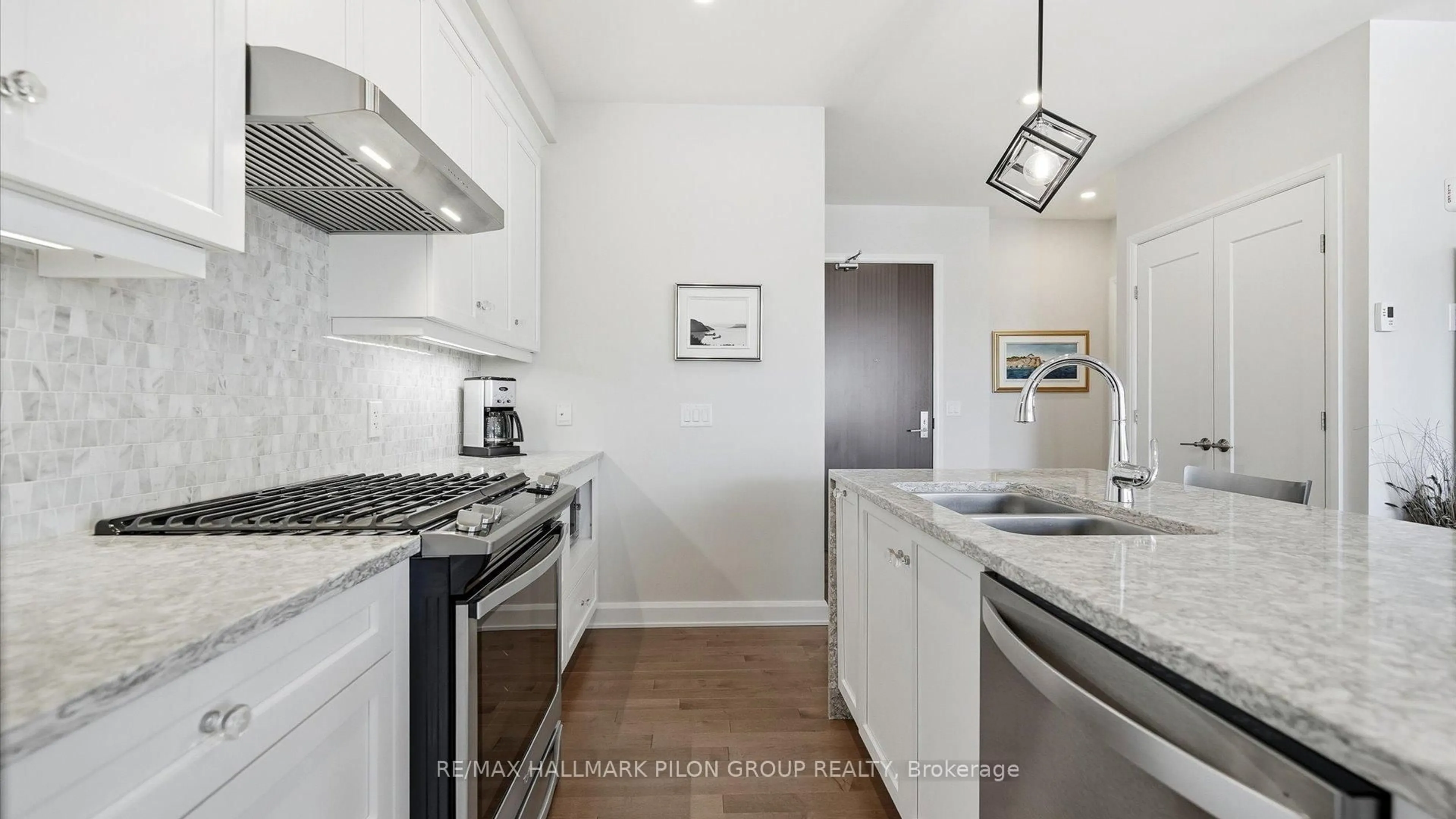 Unknown for 170 Boundstone Way #302, Ottawa Ontario K2T 0M8