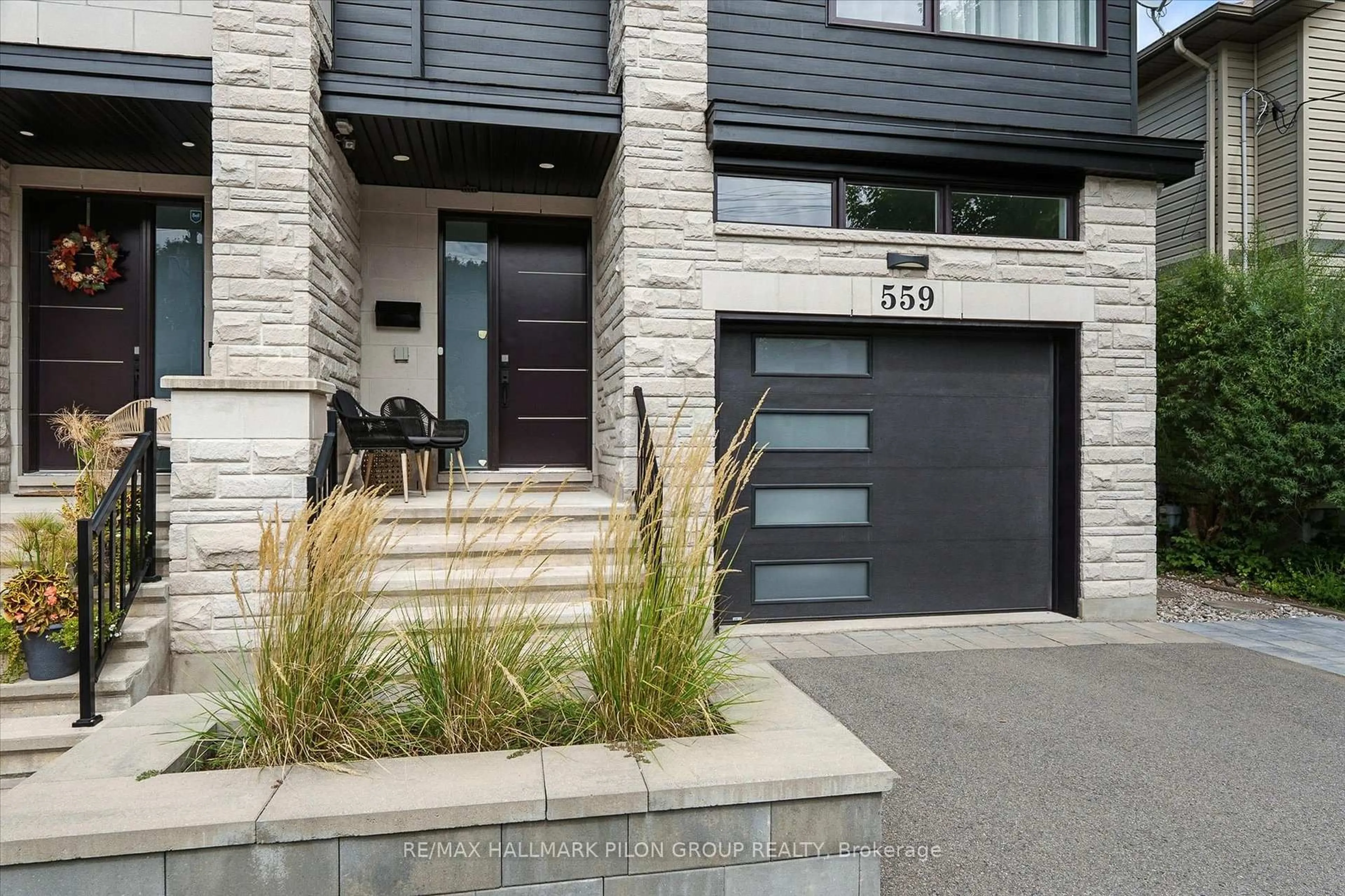 Home with brick exterior material, street for 559 Mutual St, Ottawa Ontario K1K 1C5