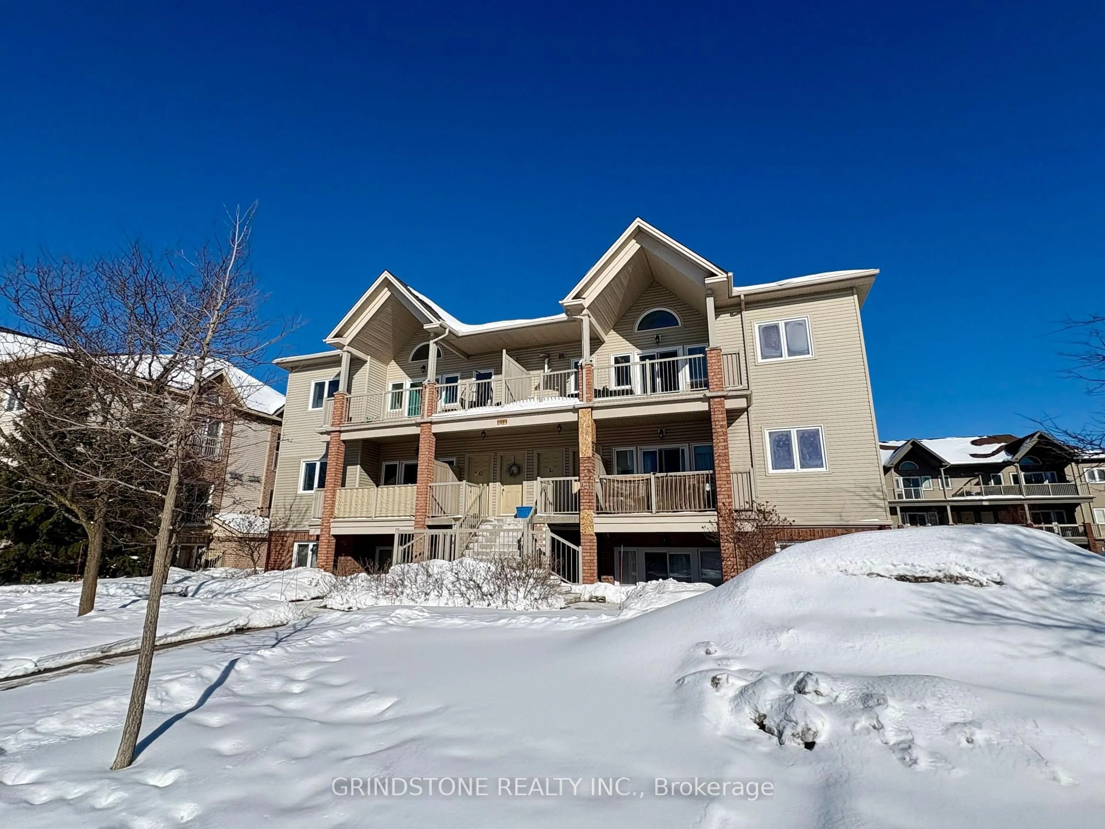 A pic from outside/outdoor area/front of a property/back of a property/a pic from drone, unknown for 1103 Stittsville Main St #K, Stittsville Ontario K2S 0C7