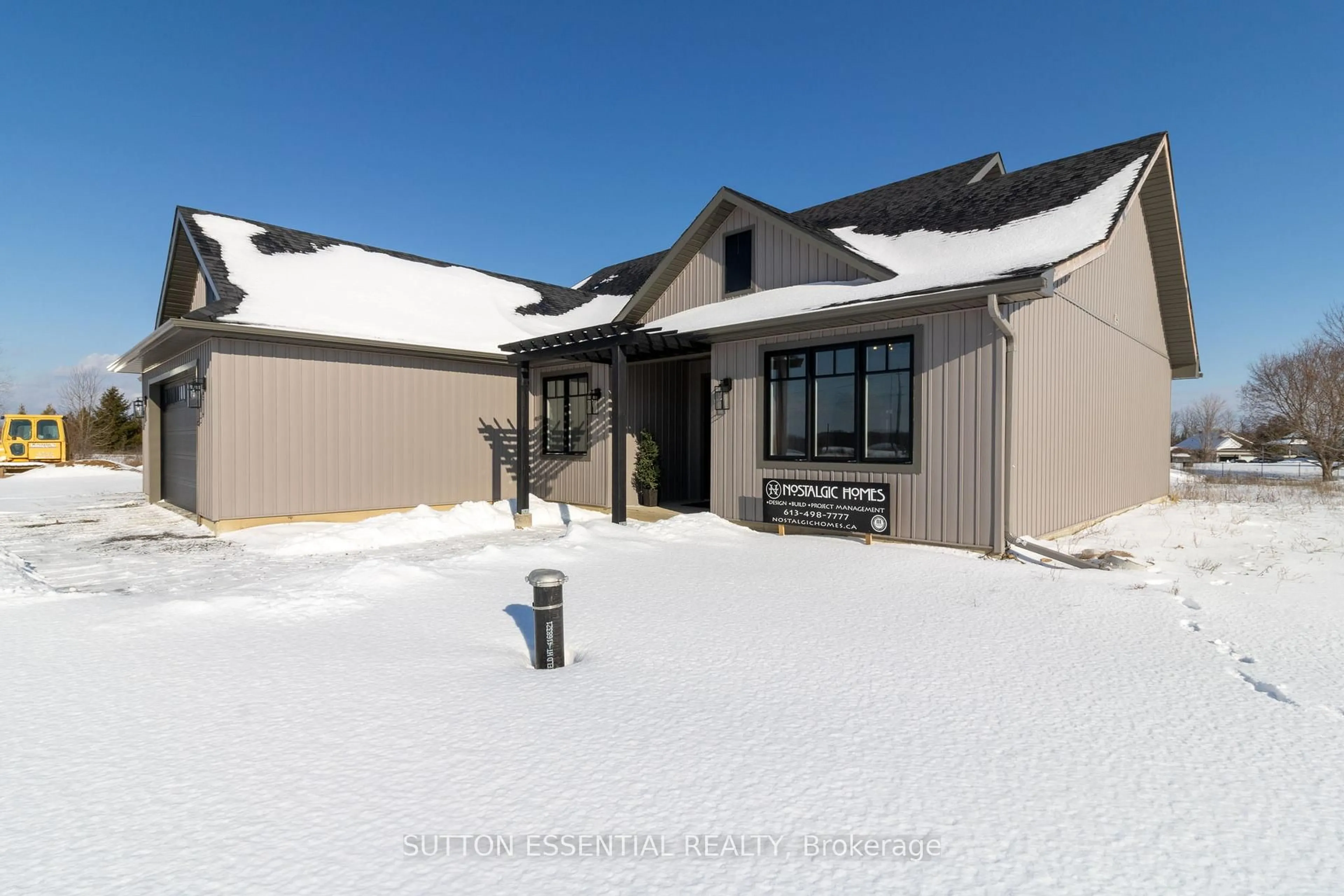 A pic from outside/outdoor area/front of a property/back of a property/a pic from drone, street for 3 APPALOOSA Path, Augusta Ontario K6V 5T2