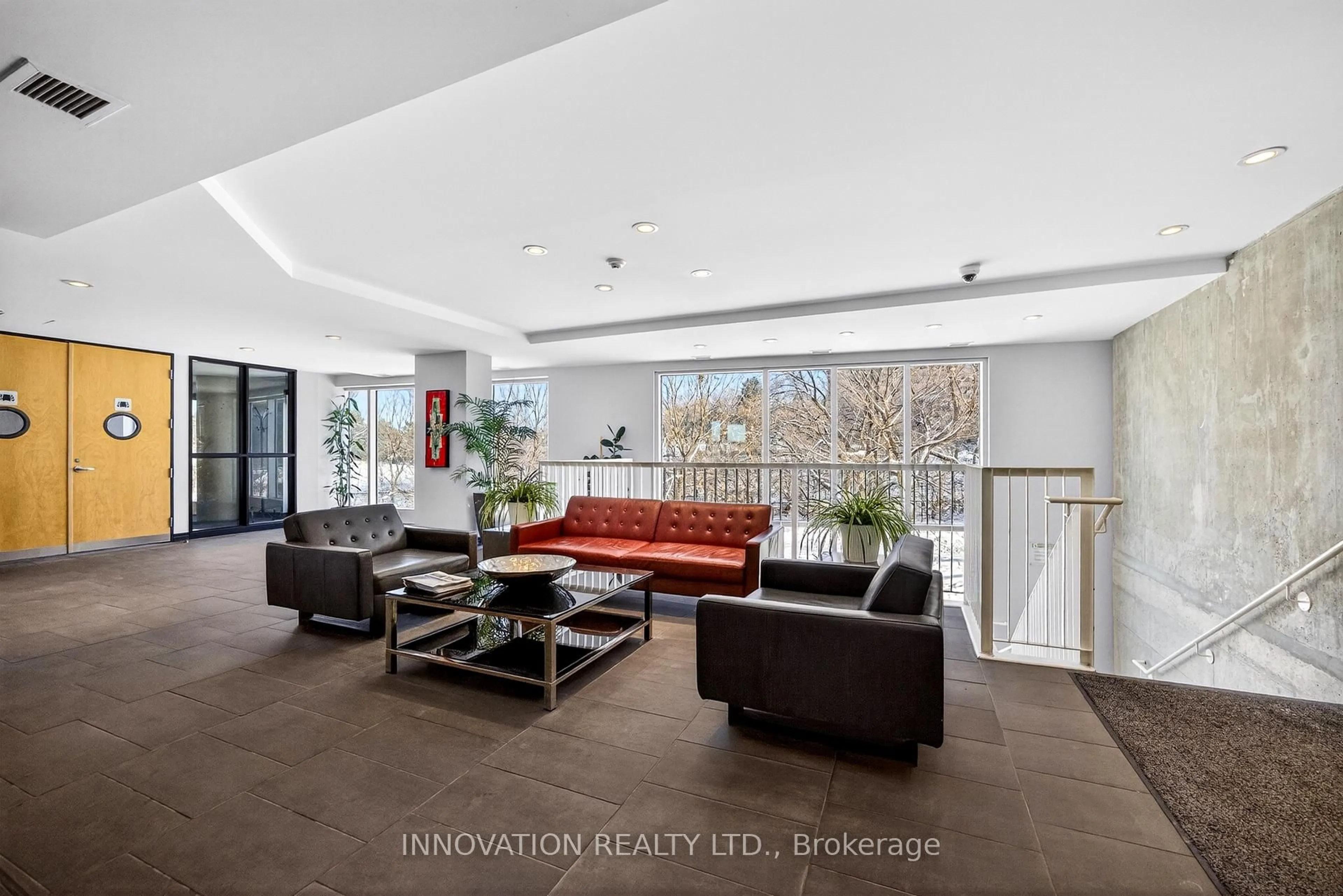 Unknown for 250 Lett St #301, Ottawa Ontario K1R 0A8