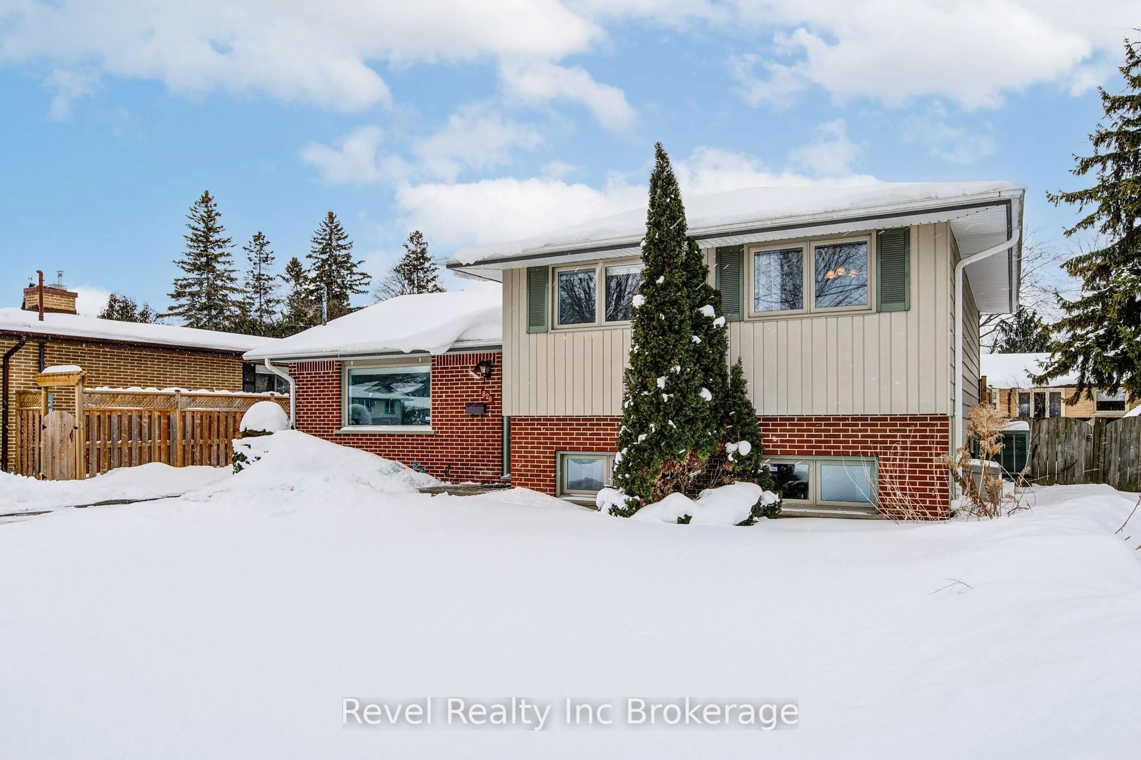 Unknown for 828 Warwick St, Woodstock Ontario N4S 4R4