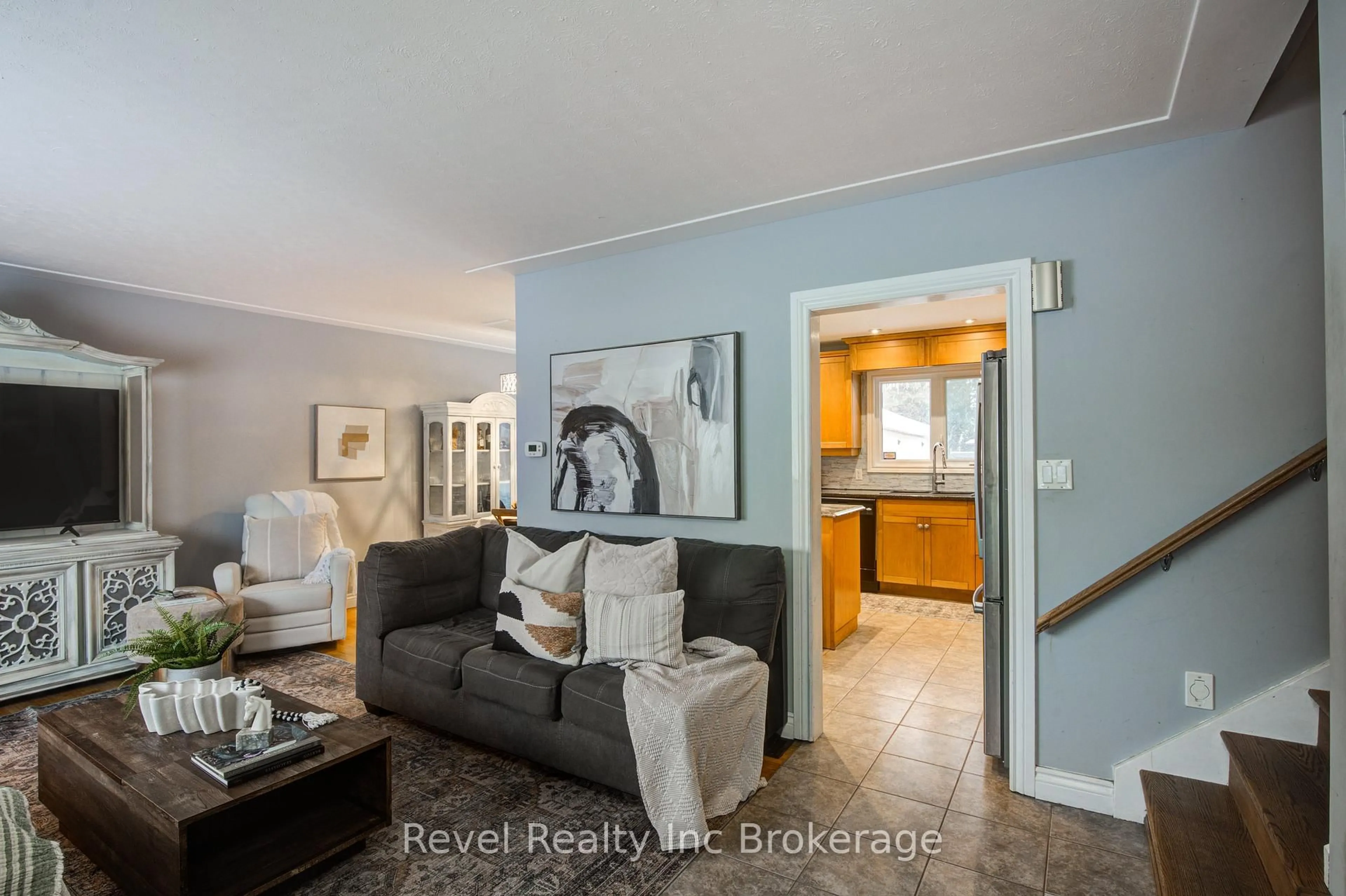 Living room with furniture, unknown for 828 Warwick St, Woodstock Ontario N4S 4R4