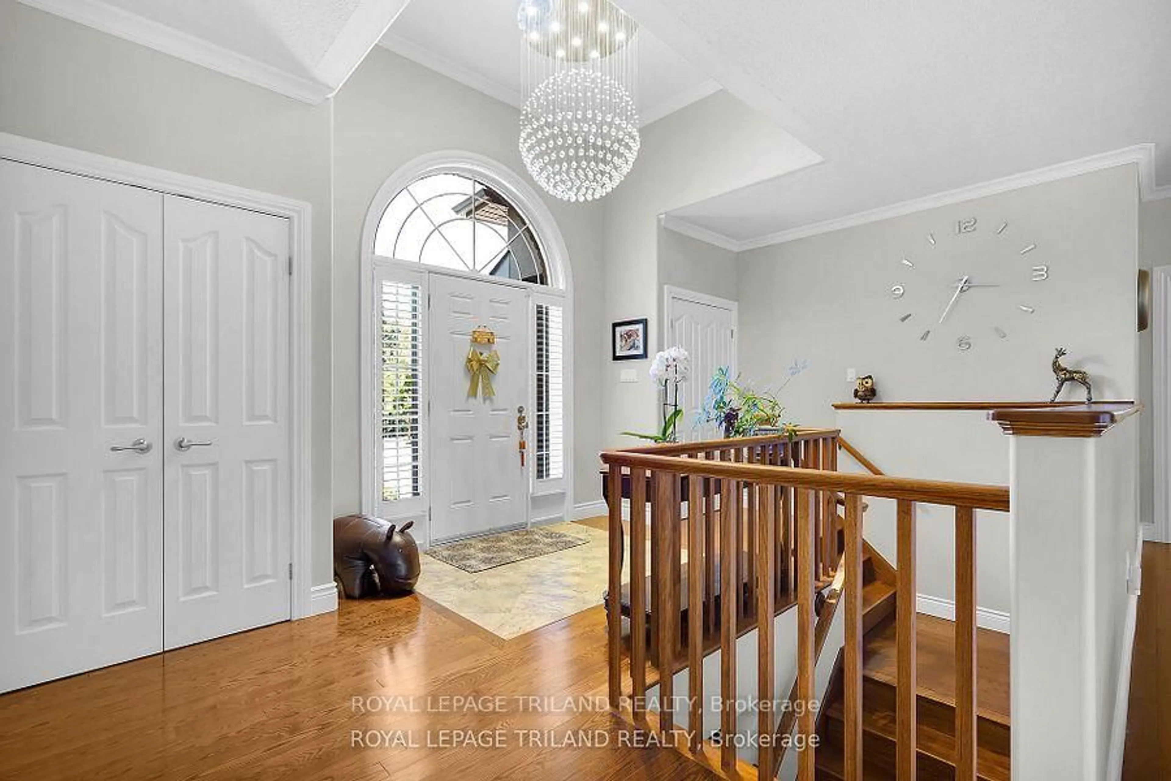 Indoor foyer for 7119 Clayton Walk, London South Ontario N6P 1V3