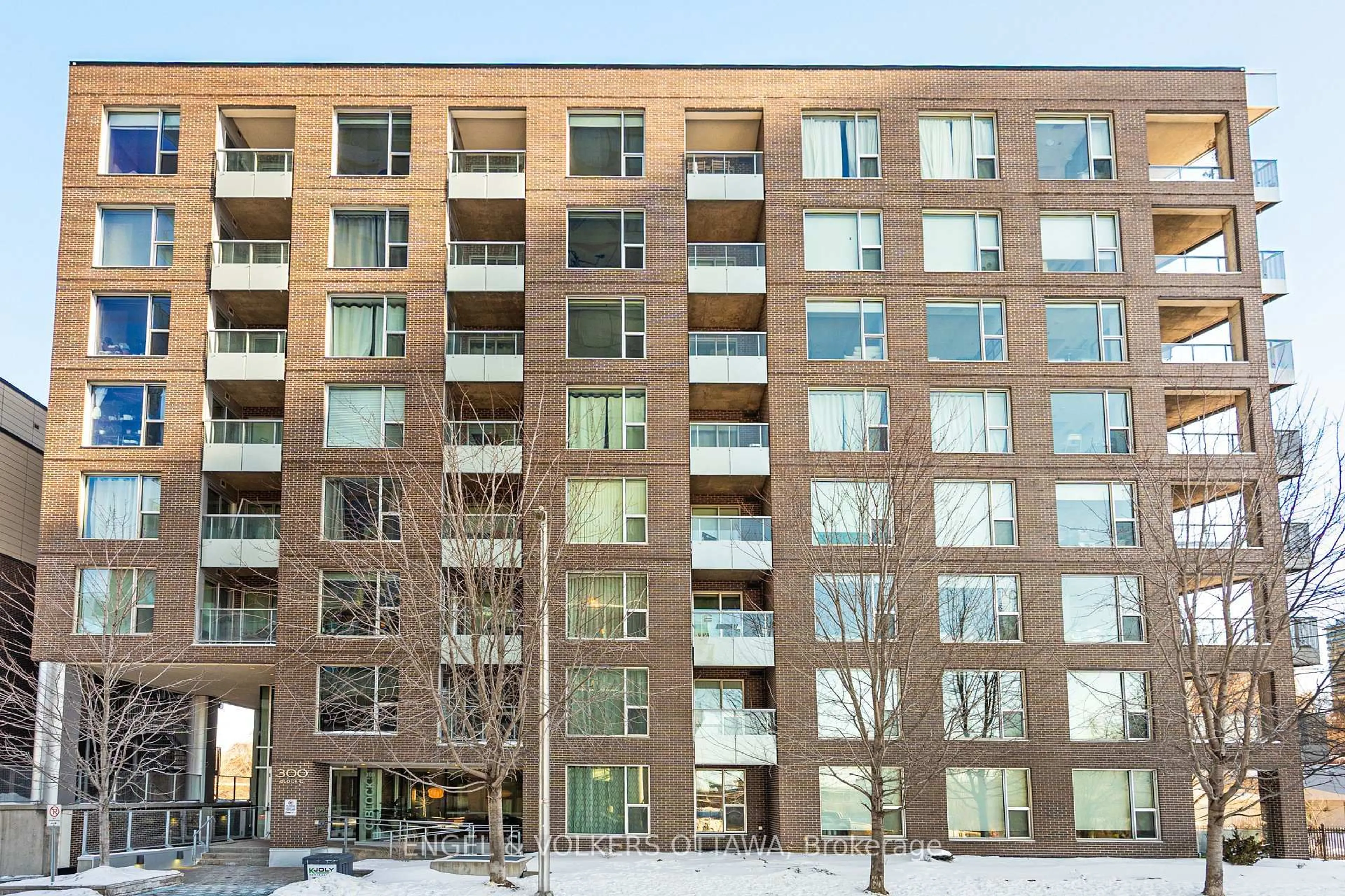 Patio, building for 300C Lett St #806, Ottawa Ontario K1R 0B8