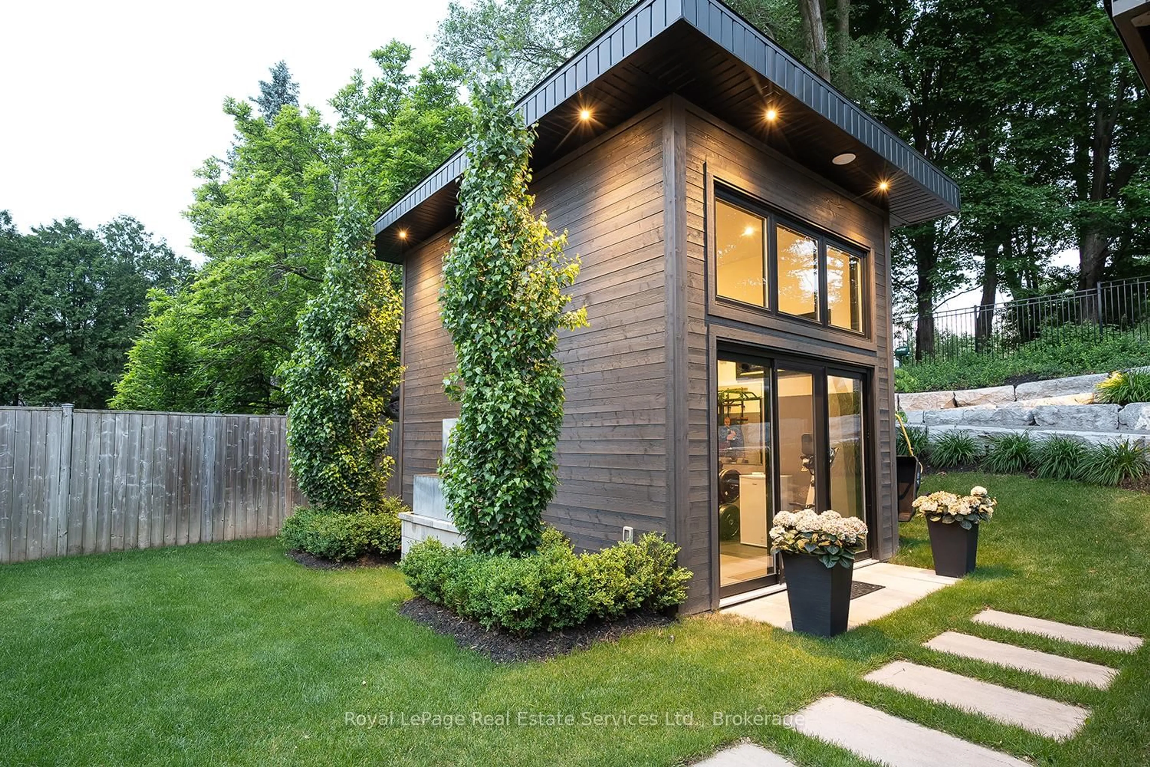 Home with brick exterior material, street for 111 Judith Cres, Hamilton Ontario L9G 1L3